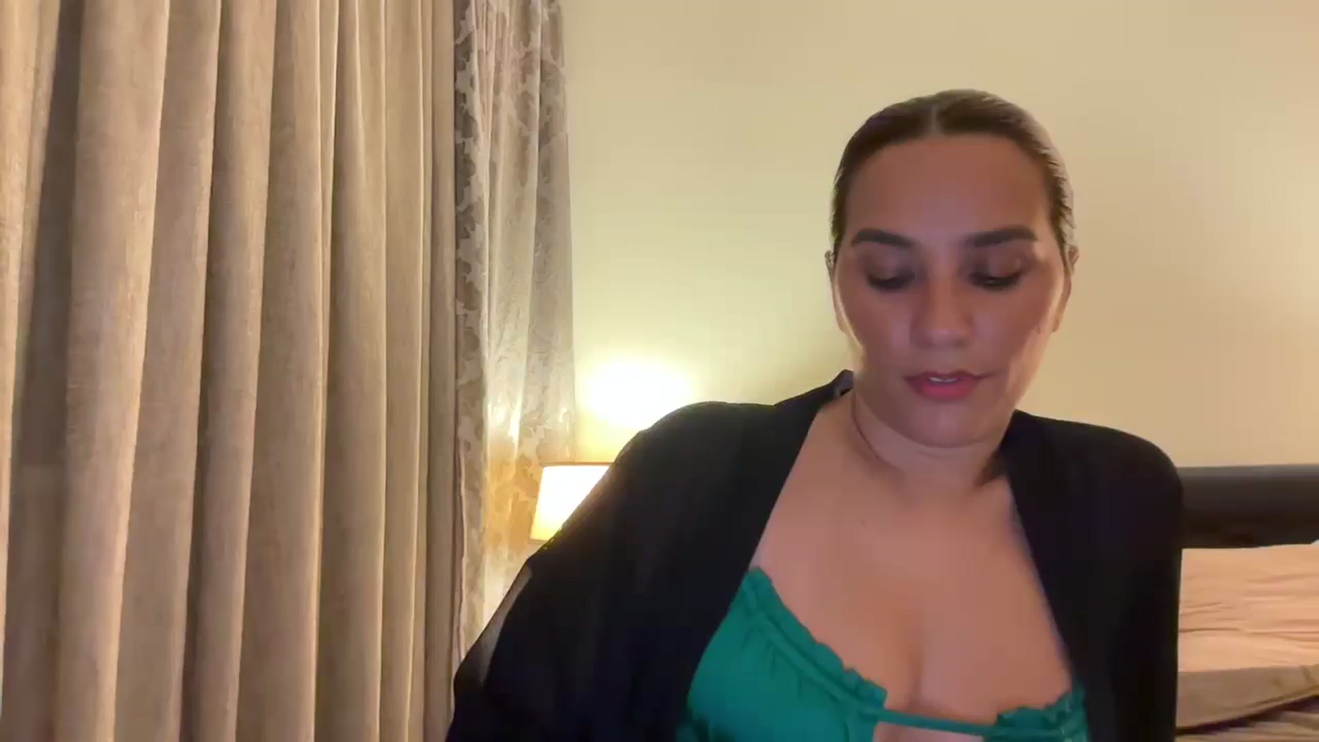 Gallery image thumbnail from HOLY_BRUNE's myfreecams stream on, 06/08/2025, 01:00 image 6 of 20
