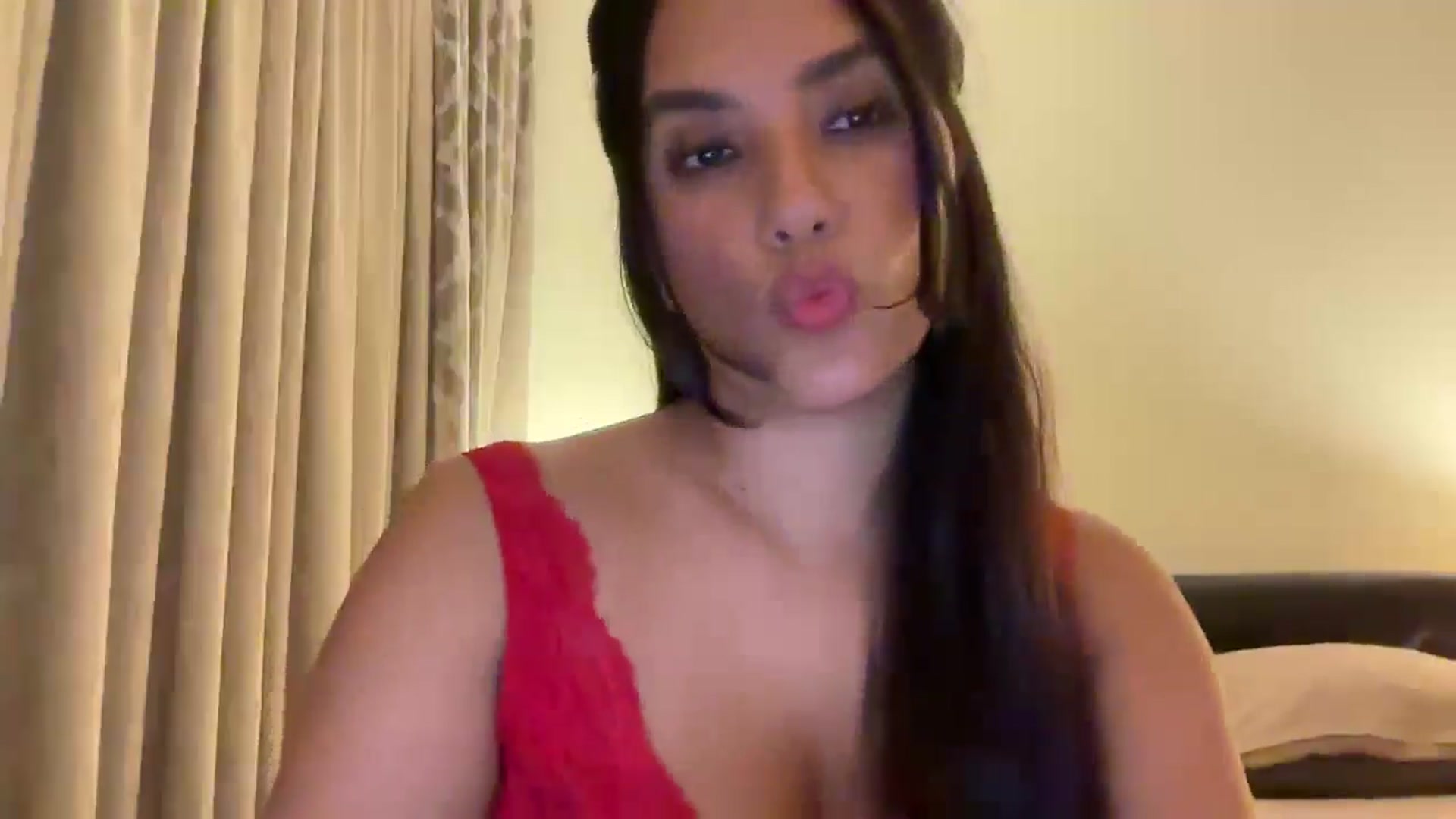 Gallery image thumbnail from HOLY_BRUNE's myfreecams stream on, 06/13/2025, 23:31 image 13 of 20
