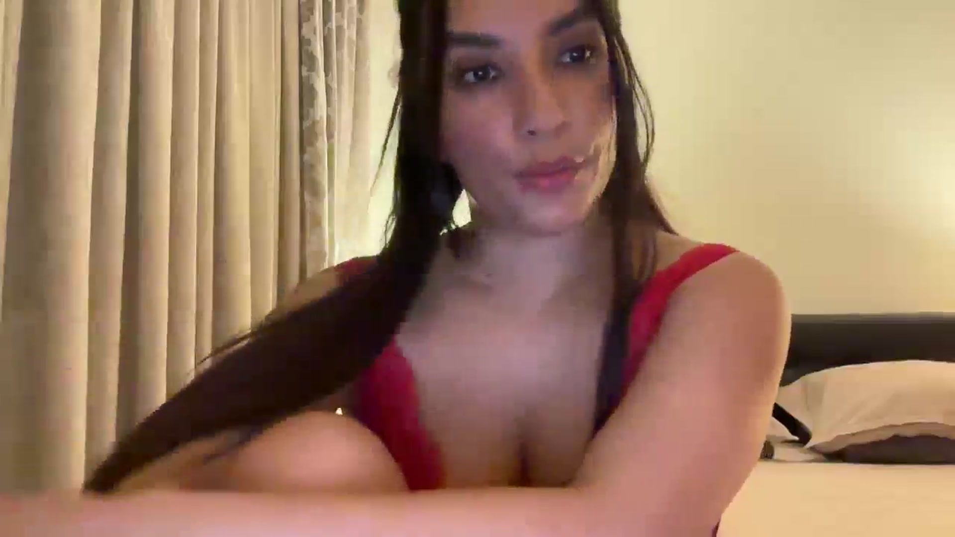 Gallery image thumbnail from HOLY_BRUNE's myfreecams stream on, 06/13/2025, 23:31 image 17 of 20