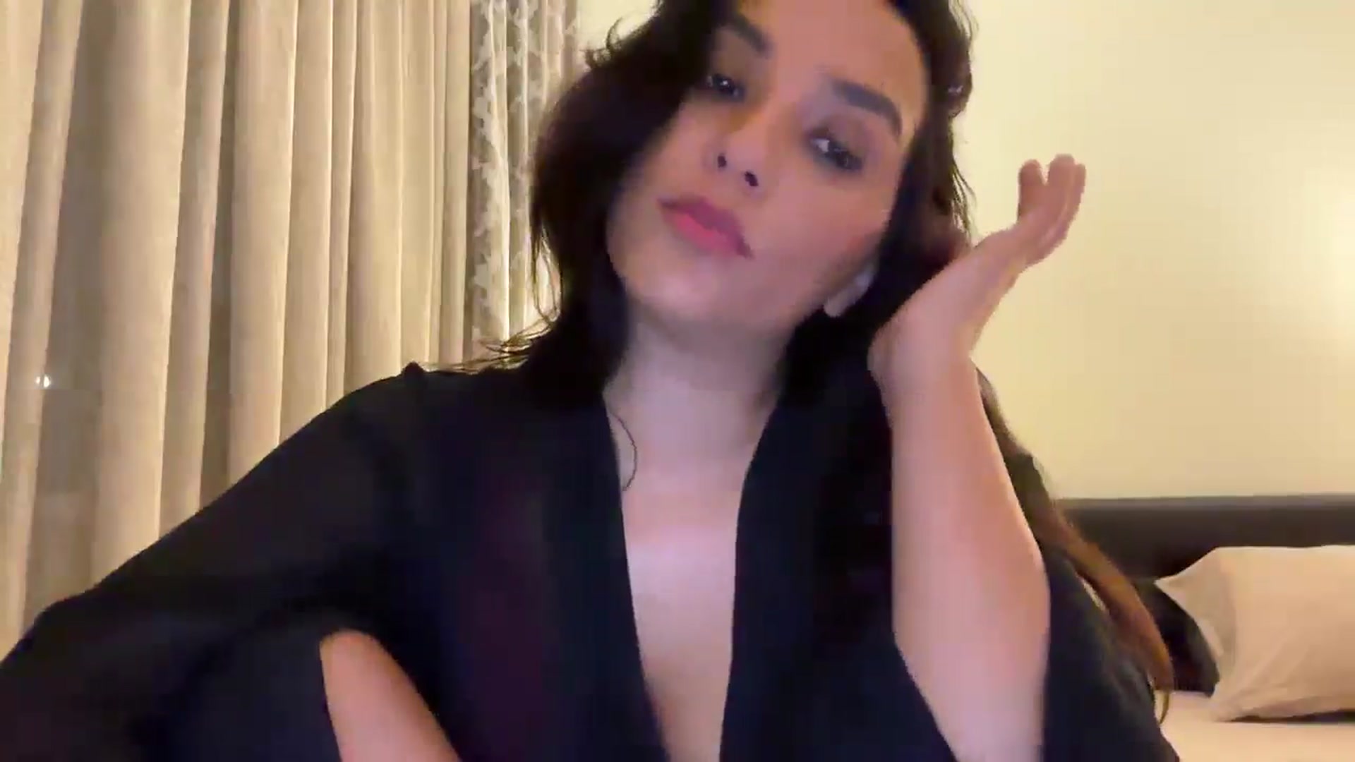 Gallery image thumbnail from HOLY_BRUNE's myfreecams stream on, 06/15/2025, 24:04 image 8 of 20