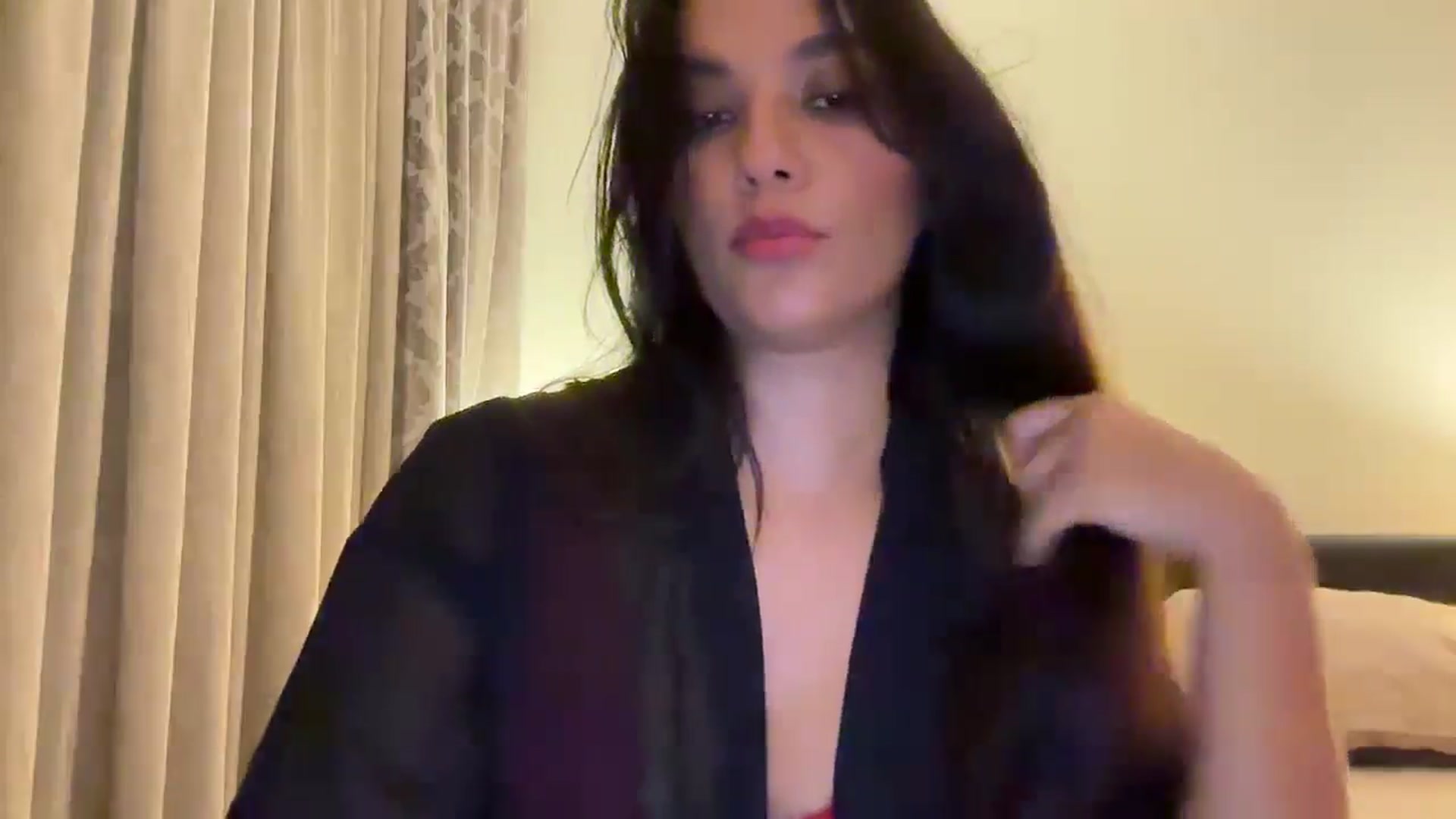 Gallery image thumbnail from HOLY_BRUNE's myfreecams stream on, 06/15/2025, 24:04 image 6 of 20