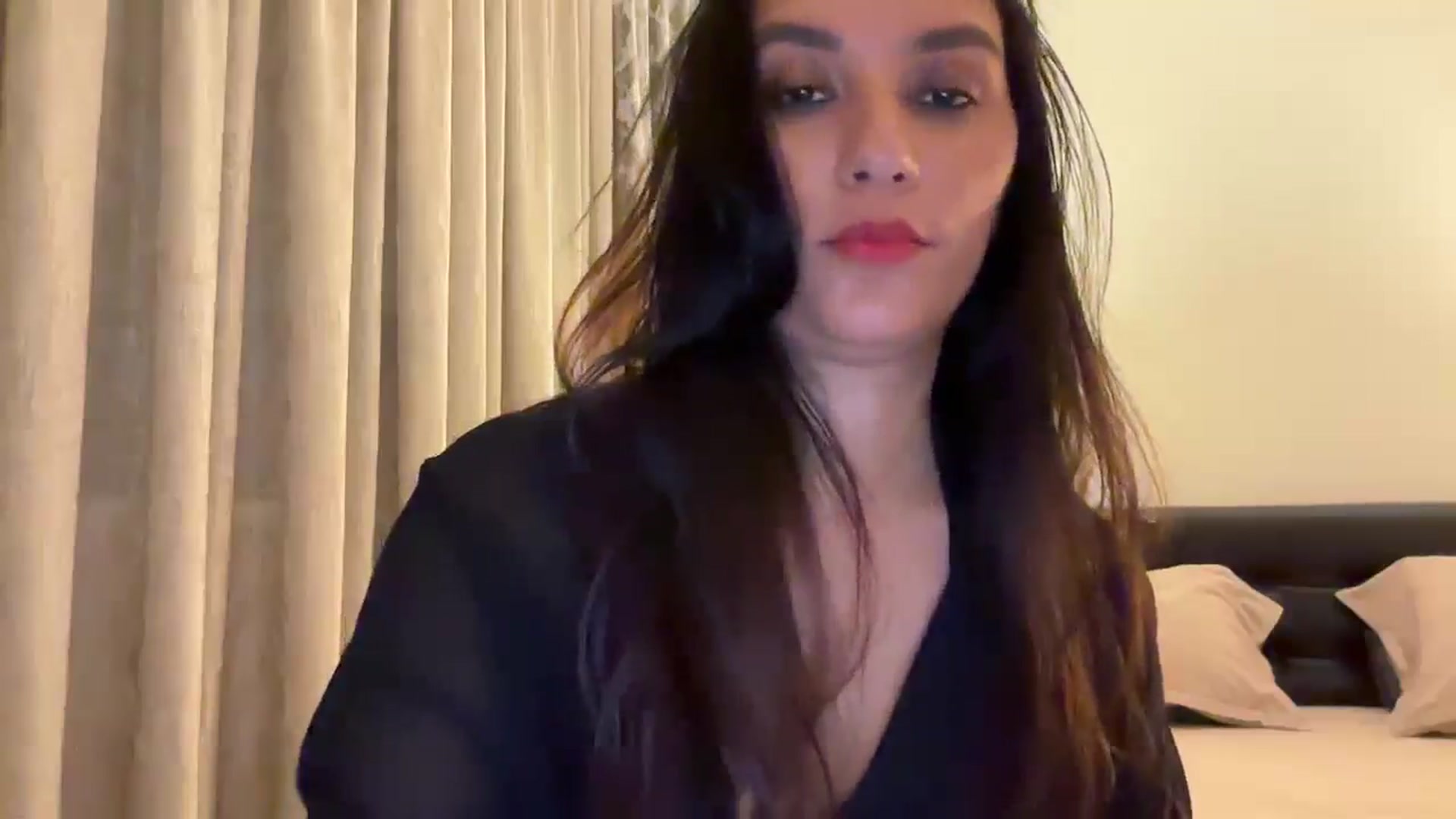 Gallery image thumbnail from HOLY_BRUNE's myfreecams stream on, 06/15/2025, 24:04 image 16 of 20