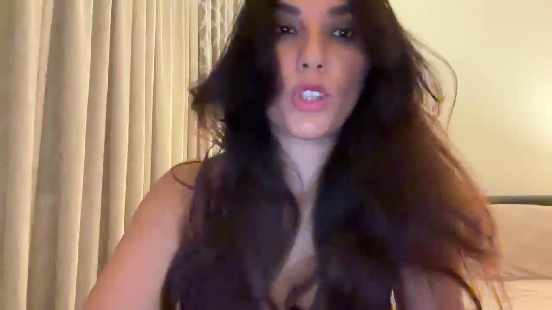 Gallery image thumbnail from HOLY_BRUNE's myfreecams stream on, 06/21/2025, 24:25 image 2 of 20