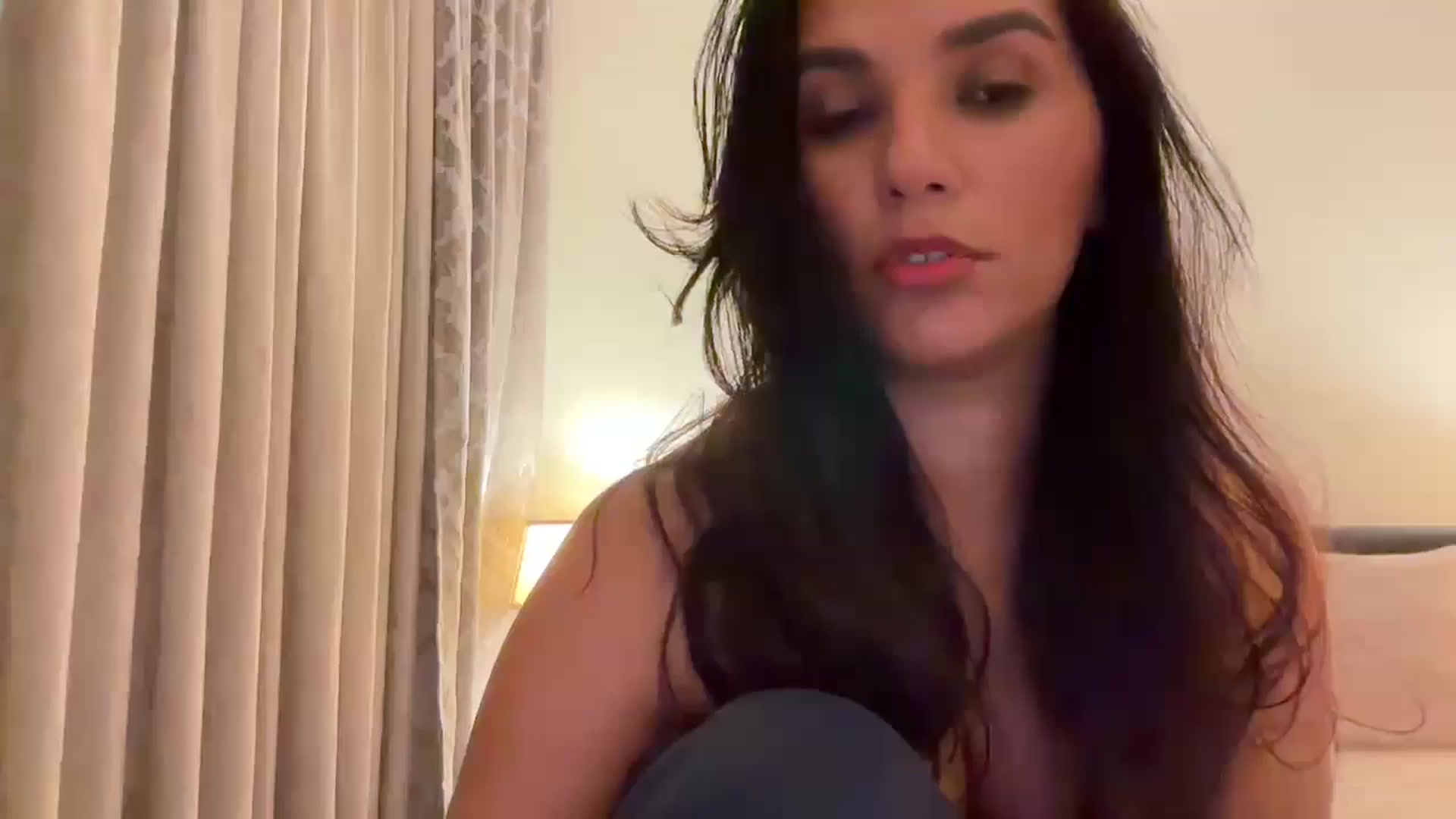 Gallery image thumbnail from HOLY_BRUNE's myfreecams stream on, 06/21/2025, 24:25 image 16 of 20