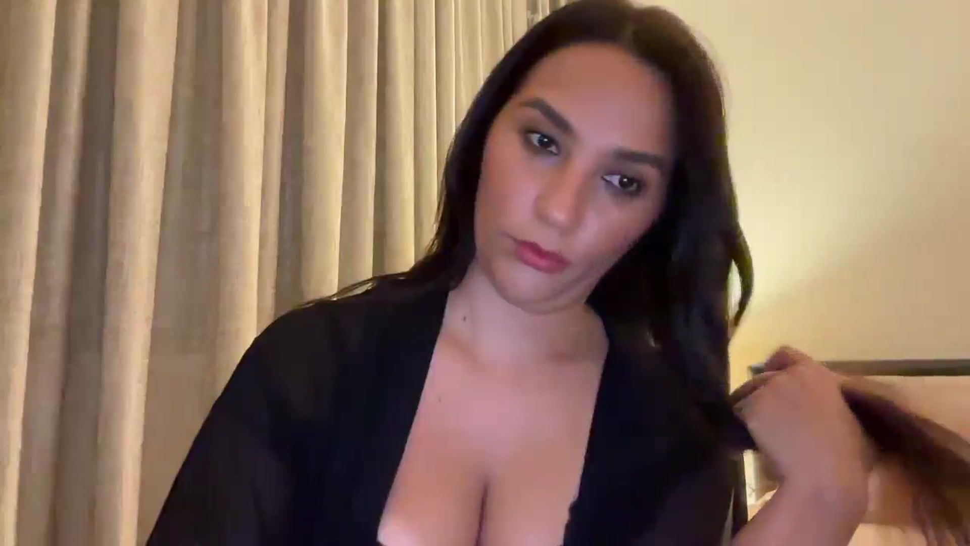 Gallery image thumbnail from HOLY_BRUNE's myfreecams stream on, 06/22/2025, 21:31 image 11 of 20
