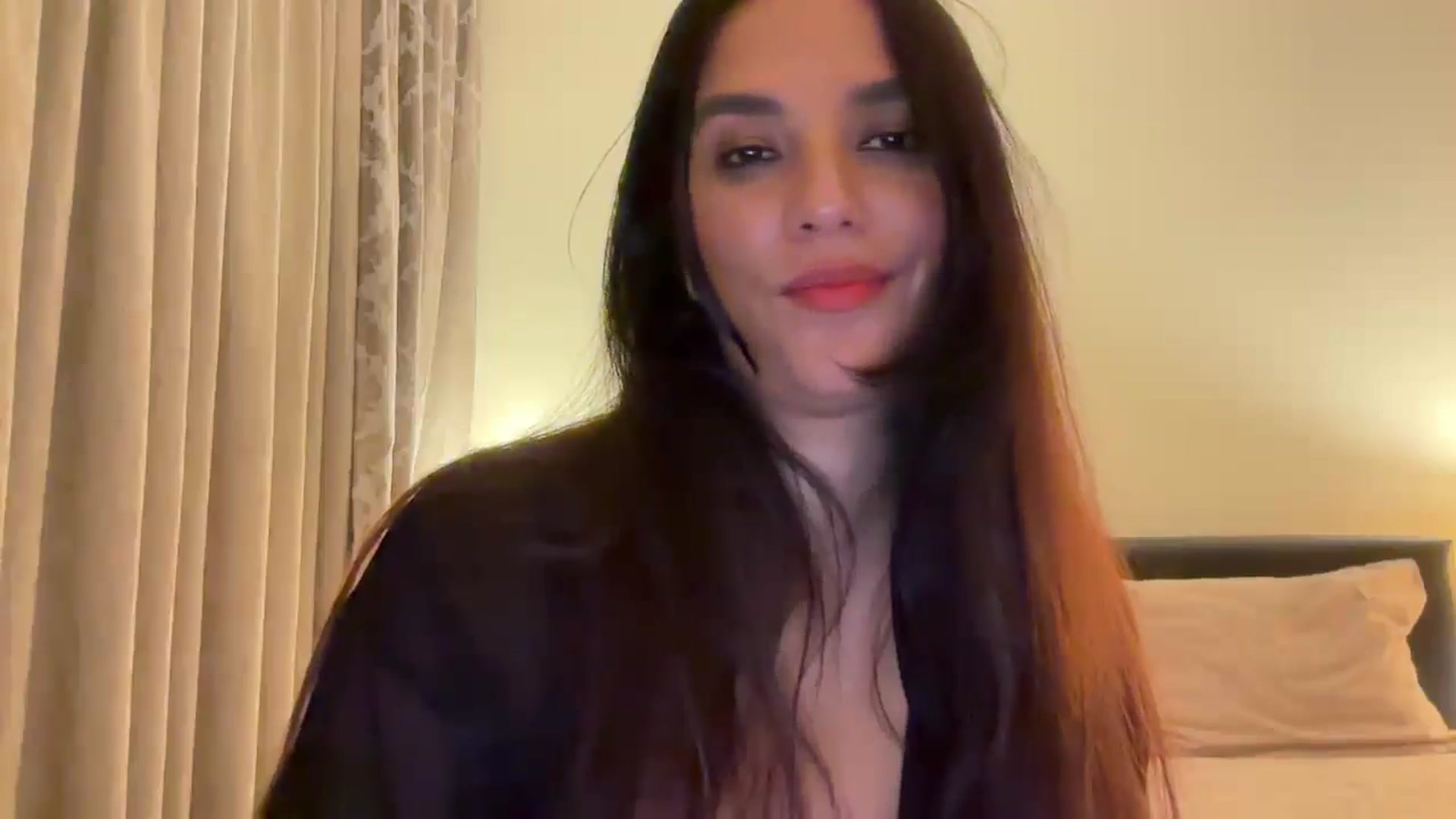 Gallery image thumbnail from HOLY_BRUNE's myfreecams stream on, 06/23/2025, 24:52 image 18 of 20