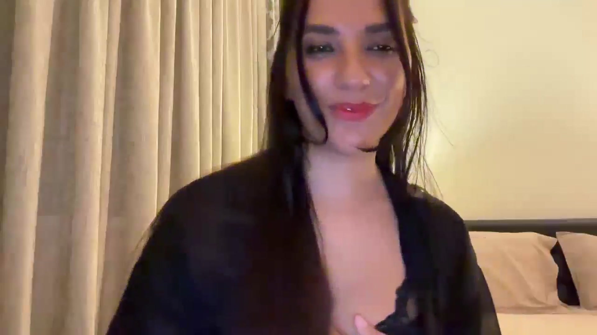 Gallery image thumbnail from HOLY_BRUNE's myfreecams stream on, 06/23/2025, 24:52 image 5 of 20