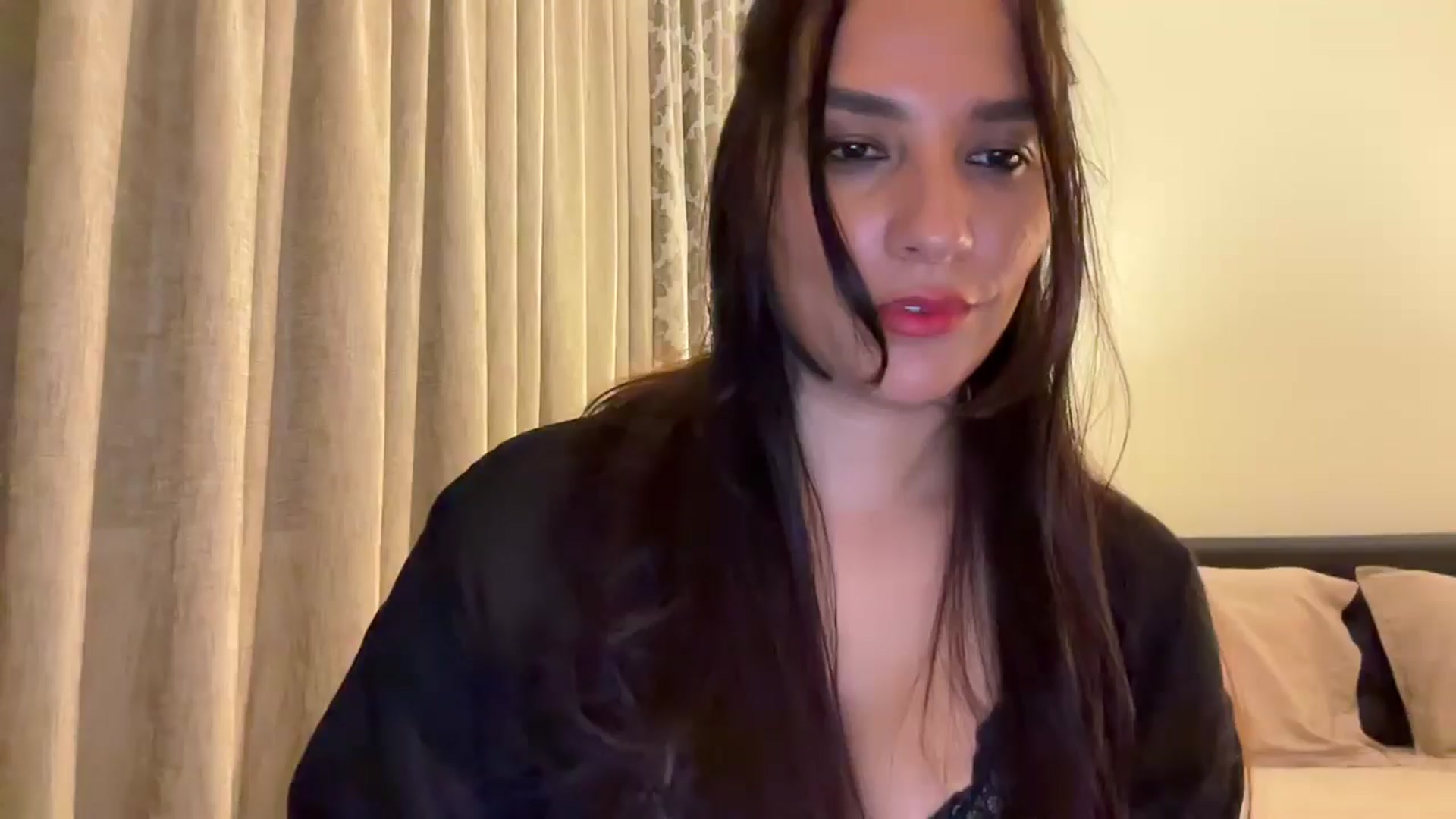 Gallery image thumbnail from HOLY_BRUNE's myfreecams stream on, 06/23/2025, 24:52 image 4 of 20