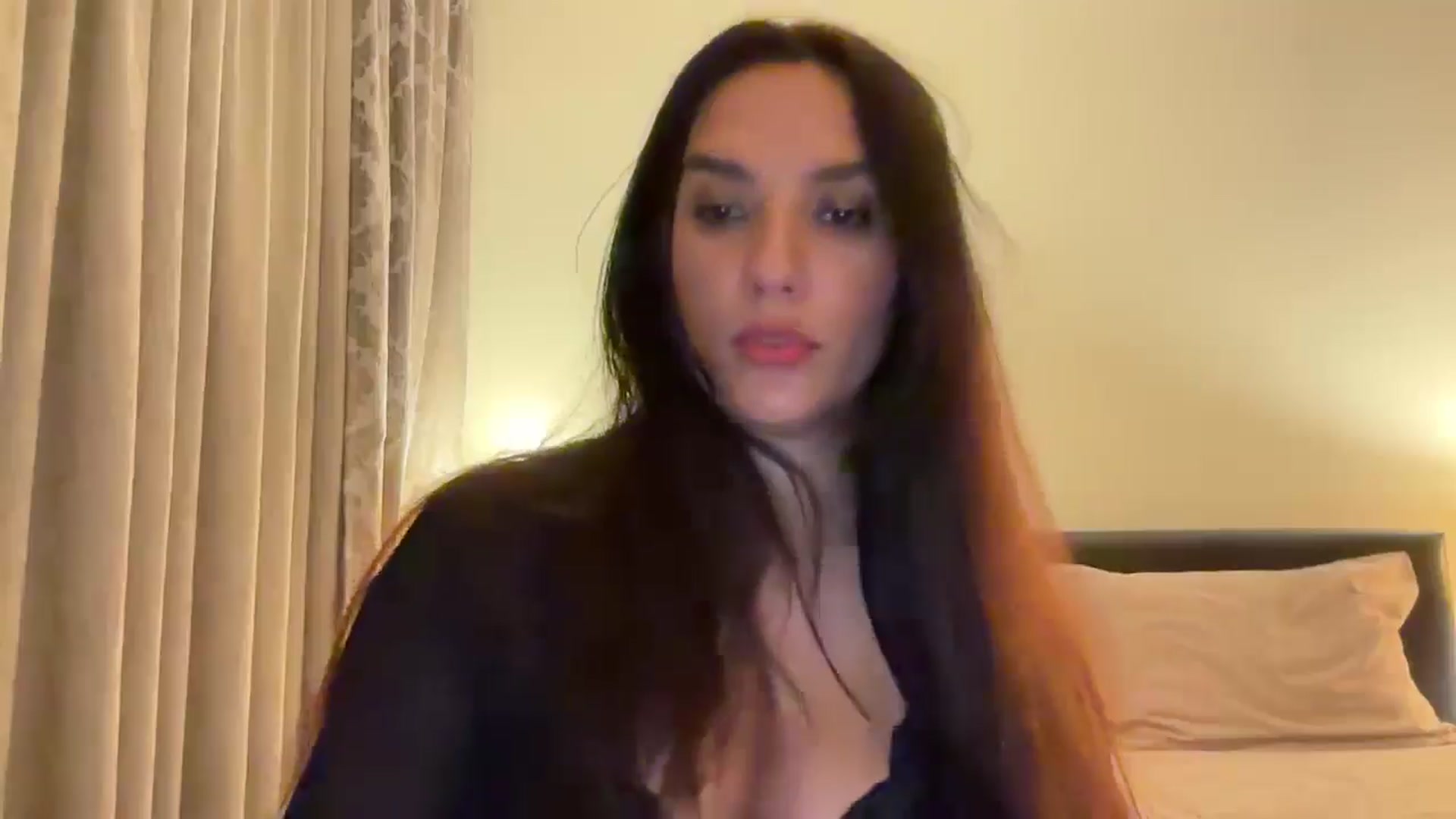 Gallery image thumbnail from HOLY_BRUNE's myfreecams stream on, 06/23/2025, 24:52 image 17 of 20