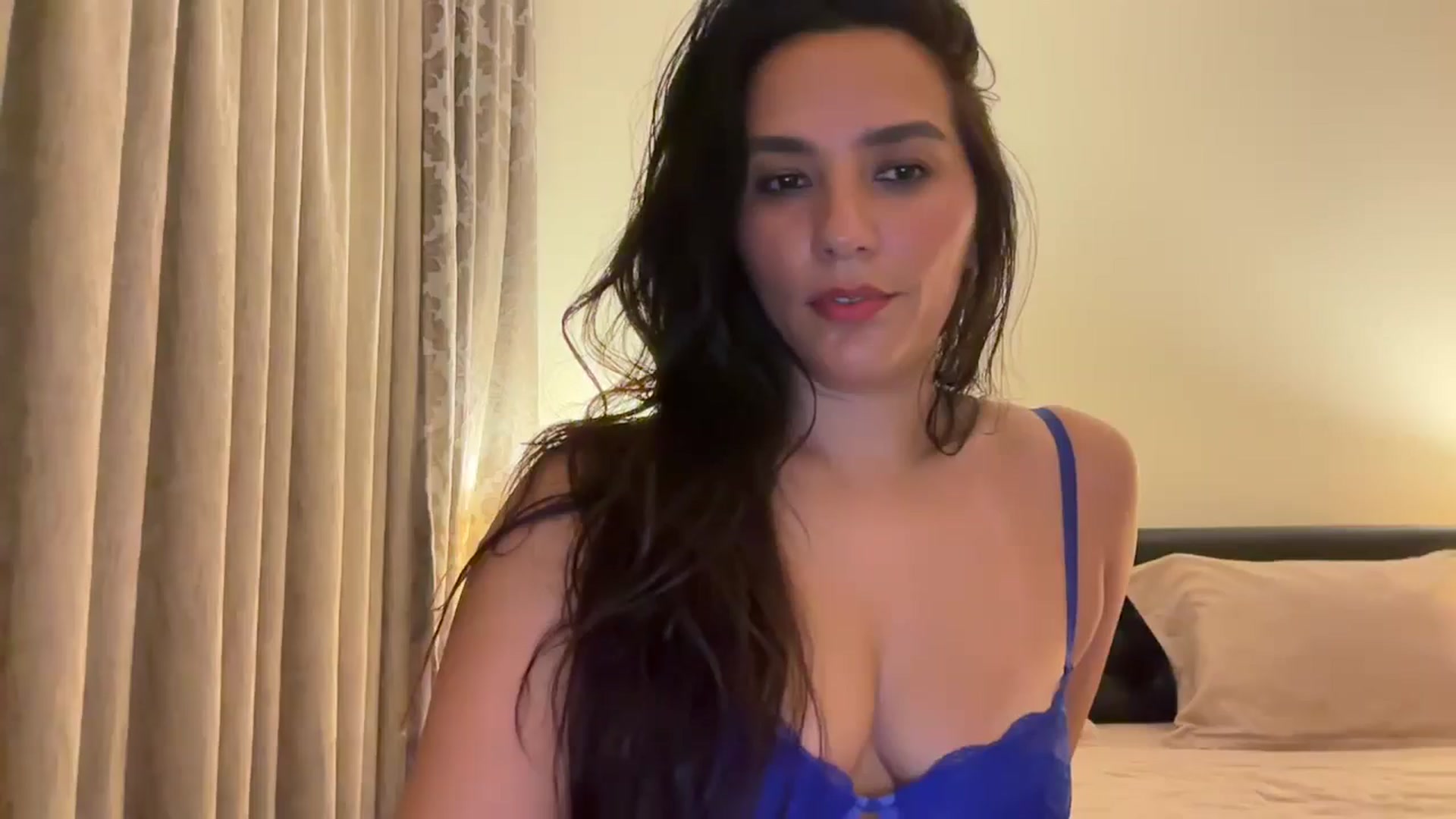 Gallery image thumbnail from HOLY_BRUNE's myfreecams stream on, 06/25/2025, 01:47 image 13 of 20