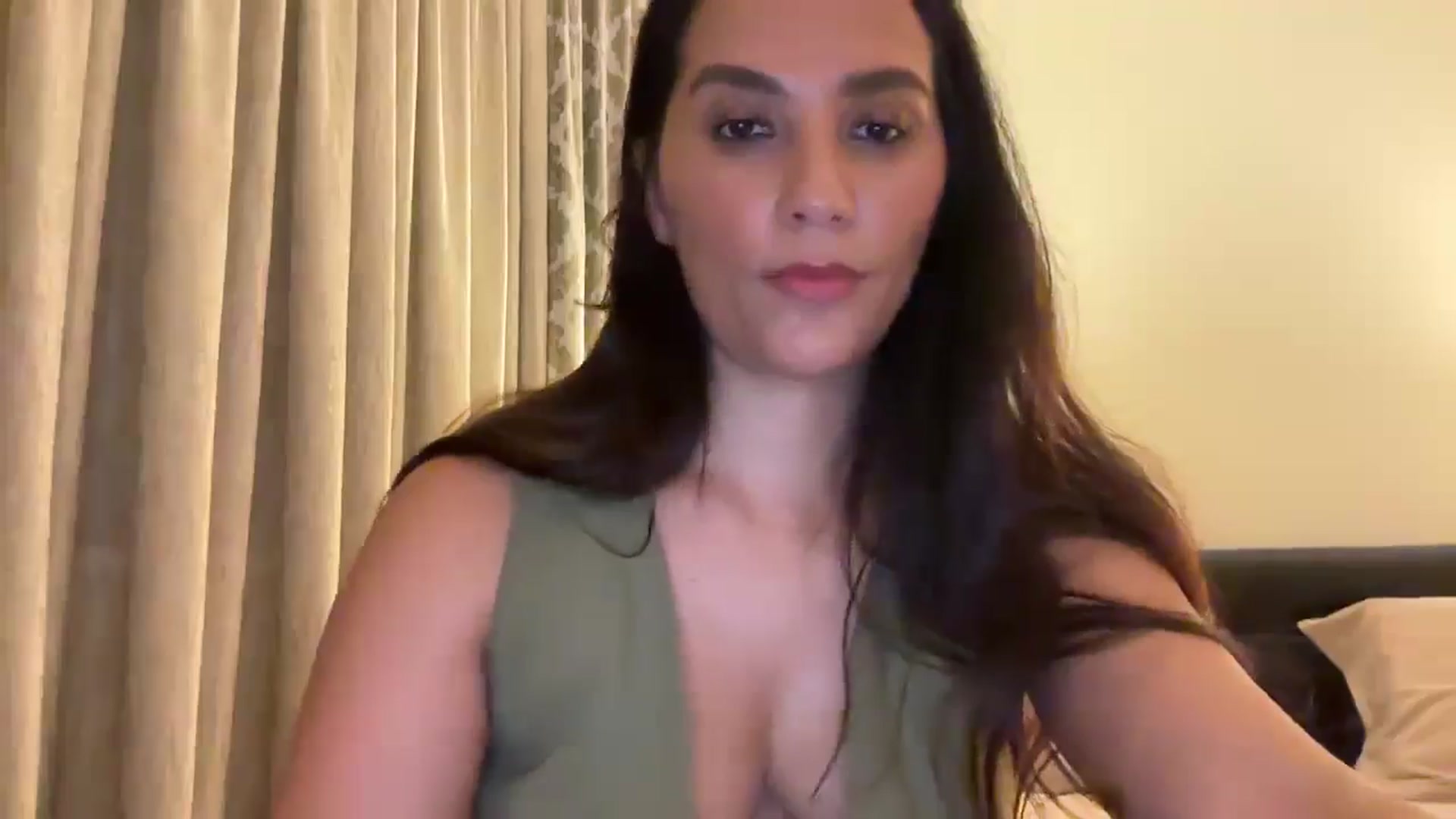 Gallery image thumbnail from HOLY_BRUNE's myfreecams stream on, 06/26/2025, 24:08 image 11 of 20