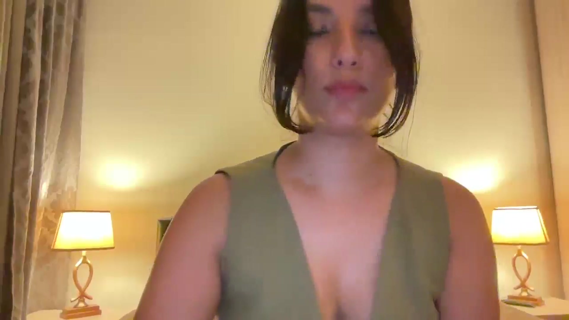 Gallery image thumbnail from HOLY_BRUNE's myfreecams stream on, 06/26/2025, 24:08 image 16 of 20