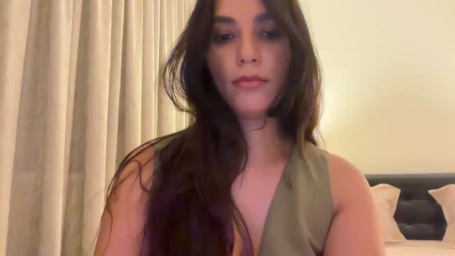 Gallery image thumbnail from HOLY_BRUNE's myfreecams stream on, 06/26/2025, 24:08 image 4 of 20
