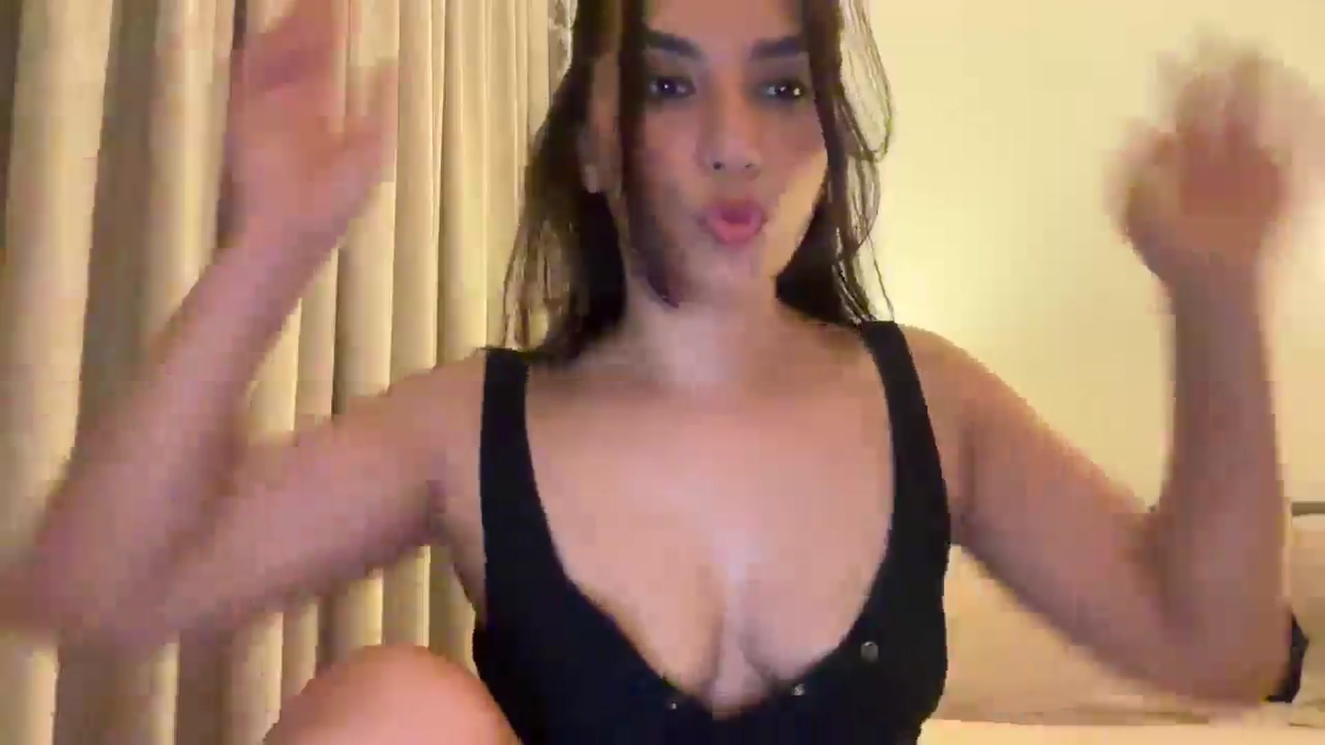 Gallery image thumbnail from HOLY_BRUNE's myfreecams stream on, 06/27/2025, 21:13 image 20 of 20