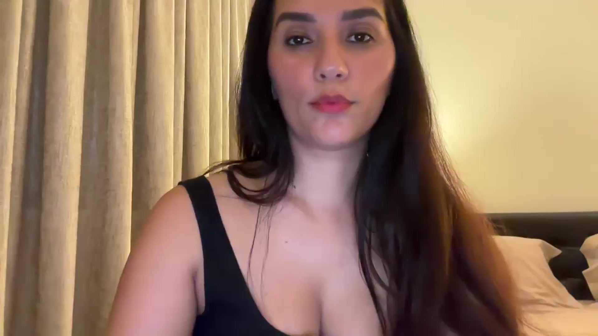 Gallery image thumbnail from HOLY_BRUNE's myfreecams stream on, 06/28/2025, 24:03 image 4 of 20