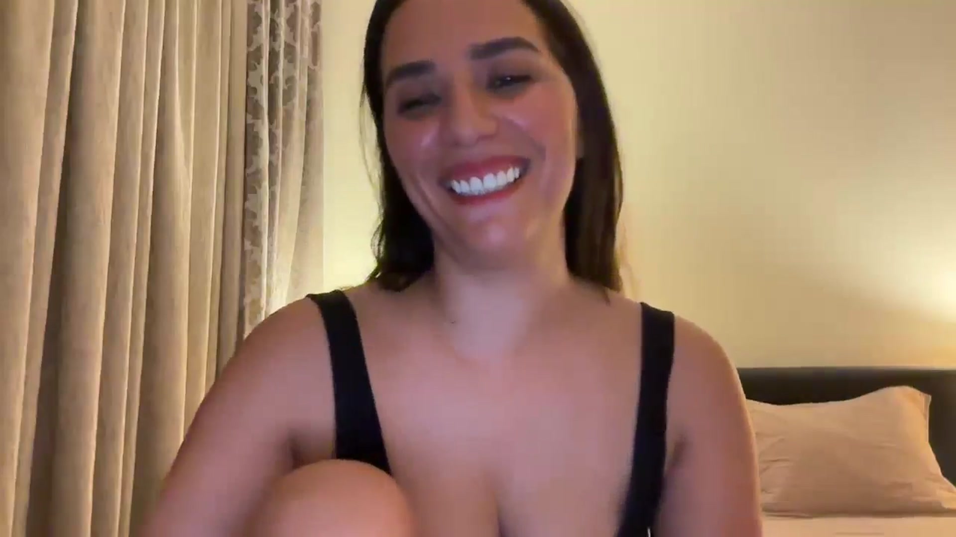 Gallery image thumbnail from HOLY_BRUNE's myfreecams stream on, 06/28/2025, 24:03 image 16 of 20