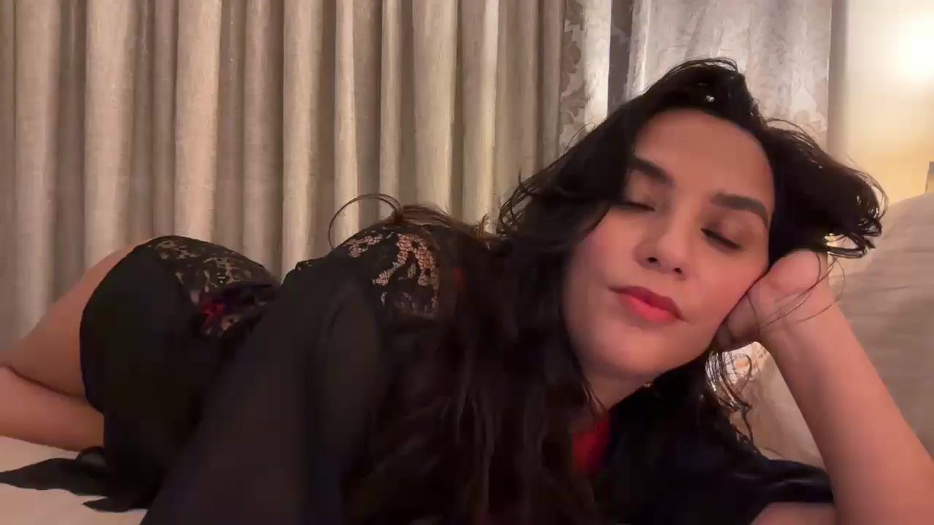 Gallery image thumbnail from HOLY_BRUNE's myfreecams stream on, 06/29/2025, 24:34 image 9 of 20