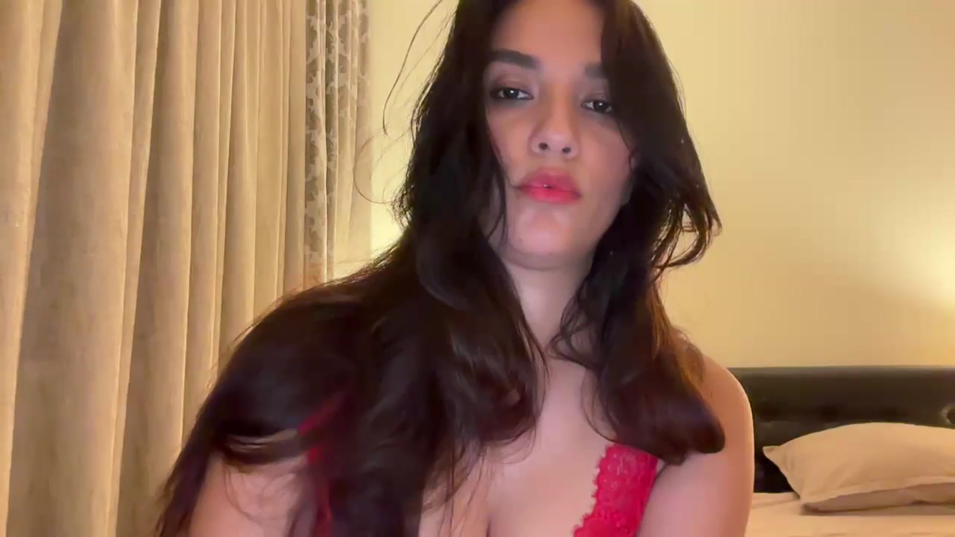 Gallery image thumbnail from HOLY_BRUNE's myfreecams stream on, 07/04/2025, 24:35 image 16 of 20