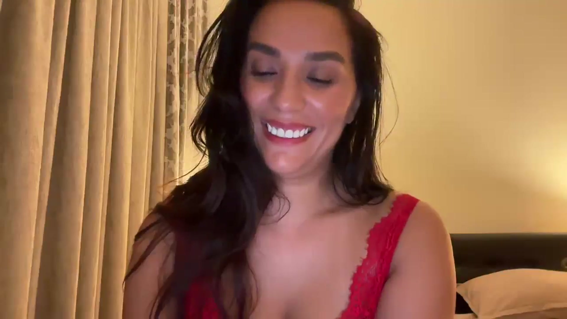 Gallery image thumbnail from HOLY_BRUNE's myfreecams stream on, 07/04/2025, 24:35 image 7 of 20