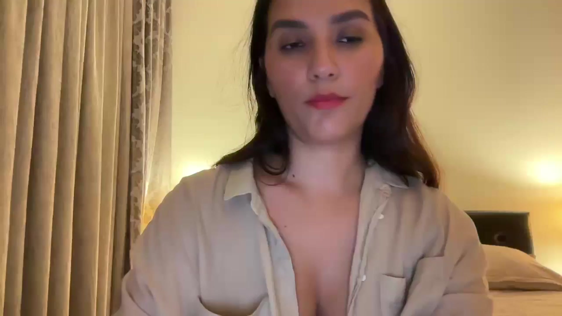 Gallery image thumbnail from HOLY_BRUNE's myfreecams stream on, 07/05/2025, 24:03 image 12 of 20