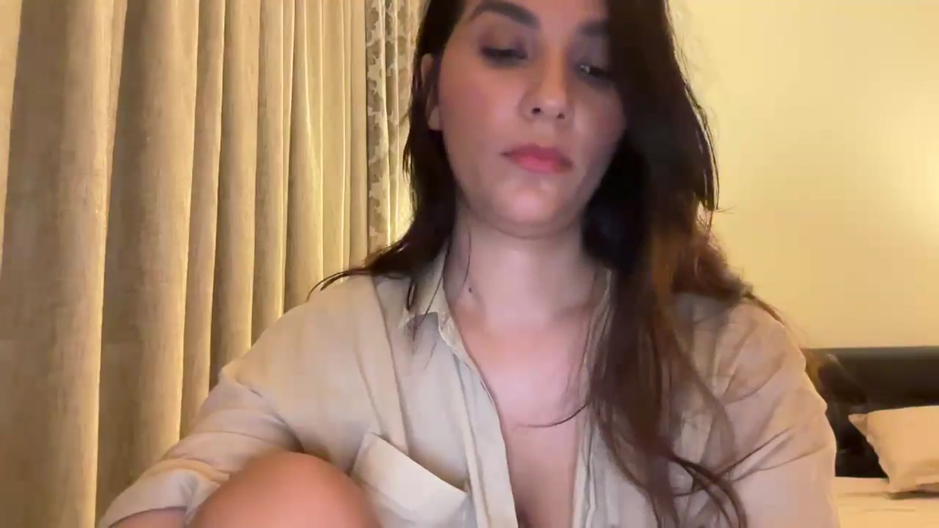 Gallery image thumbnail from HOLY_BRUNE's myfreecams stream on, 07/05/2025, 24:03 image 11 of 20