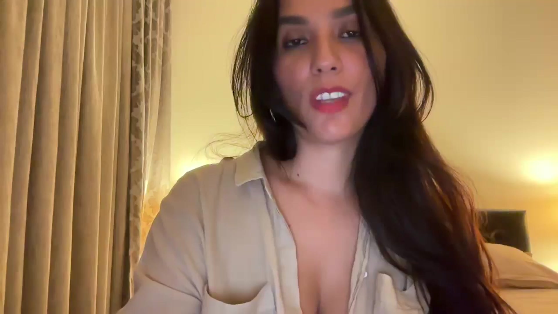 Gallery image thumbnail from HOLY_BRUNE's myfreecams stream on, 07/05/2025, 24:03 image 13 of 20