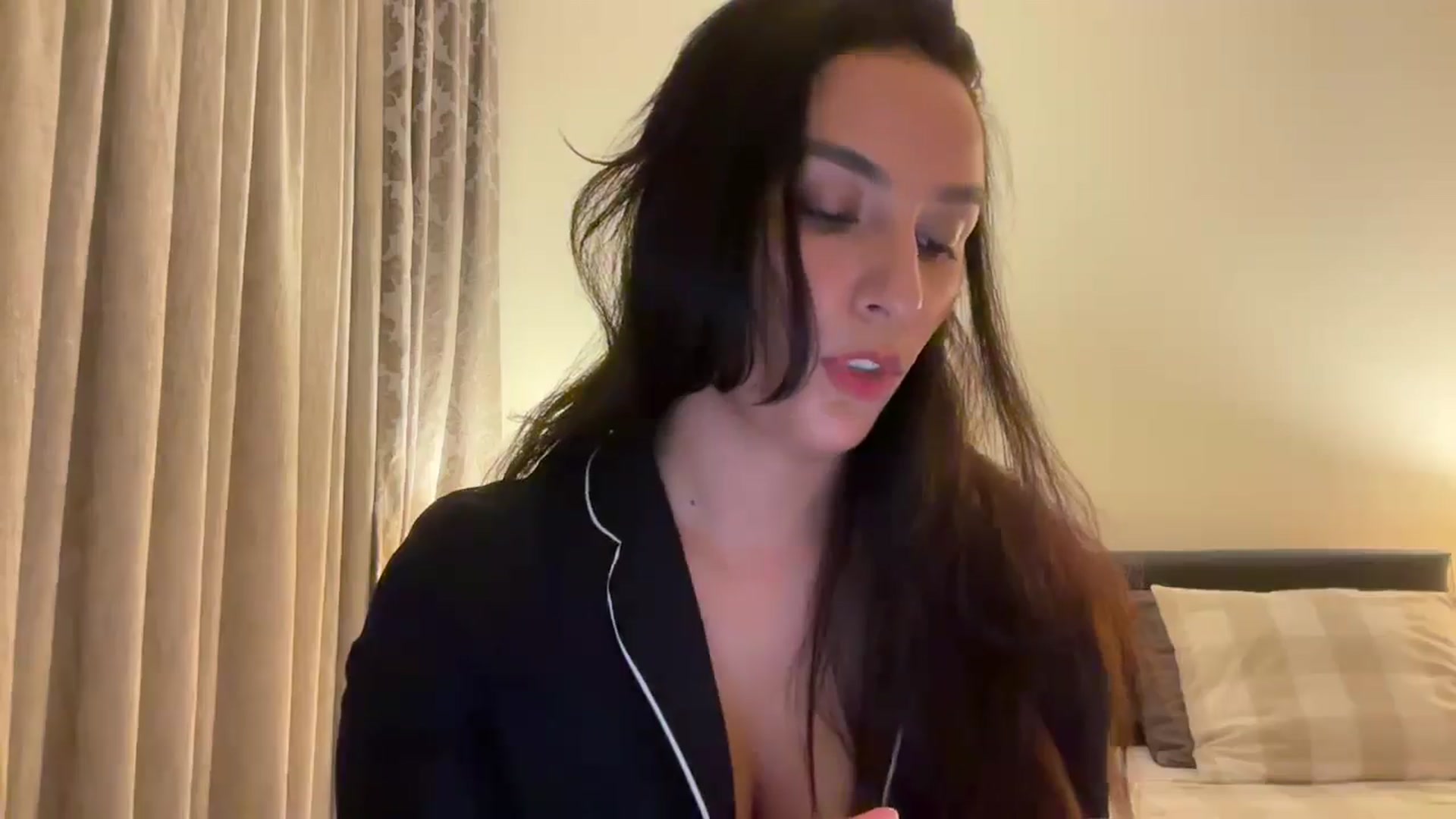 Gallery image thumbnail from HOLY_BRUNE's myfreecams stream on, 07/17/2025, 24:12 image 5 of 20