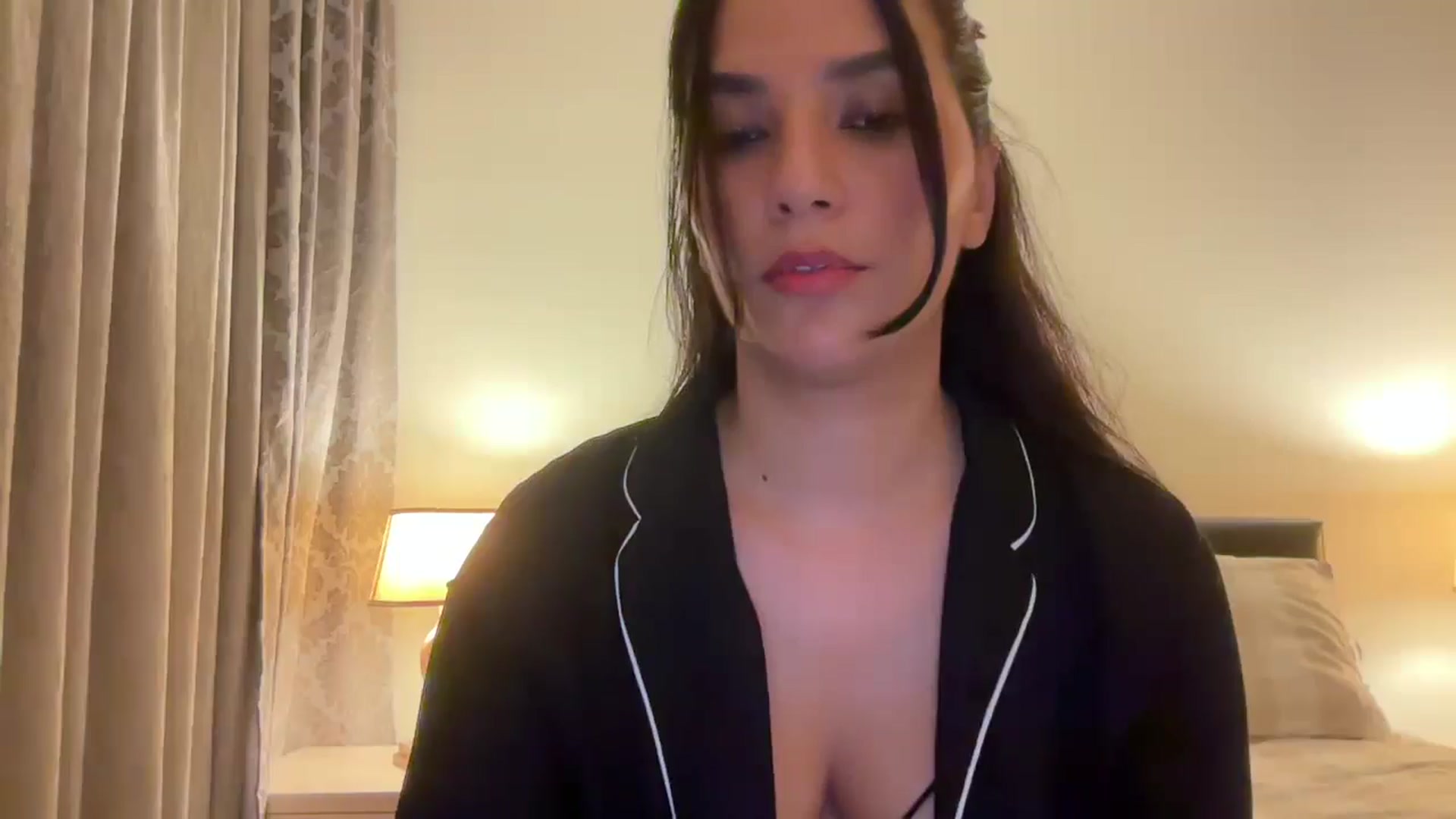 Gallery image thumbnail from HOLY_BRUNE's myfreecams stream on, 07/17/2025, 24:12 image 15 of 20