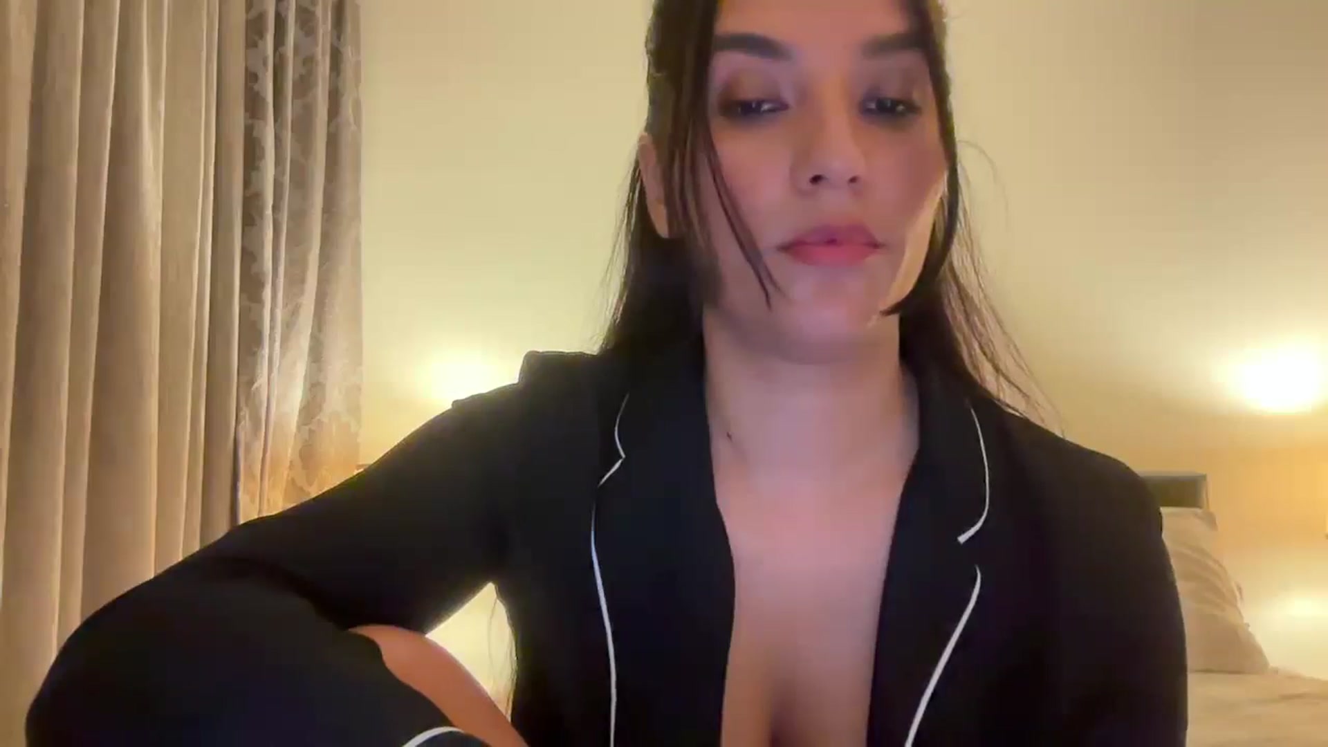 Gallery image thumbnail from HOLY_BRUNE's myfreecams stream on, 07/17/2025, 24:12 image 16 of 20