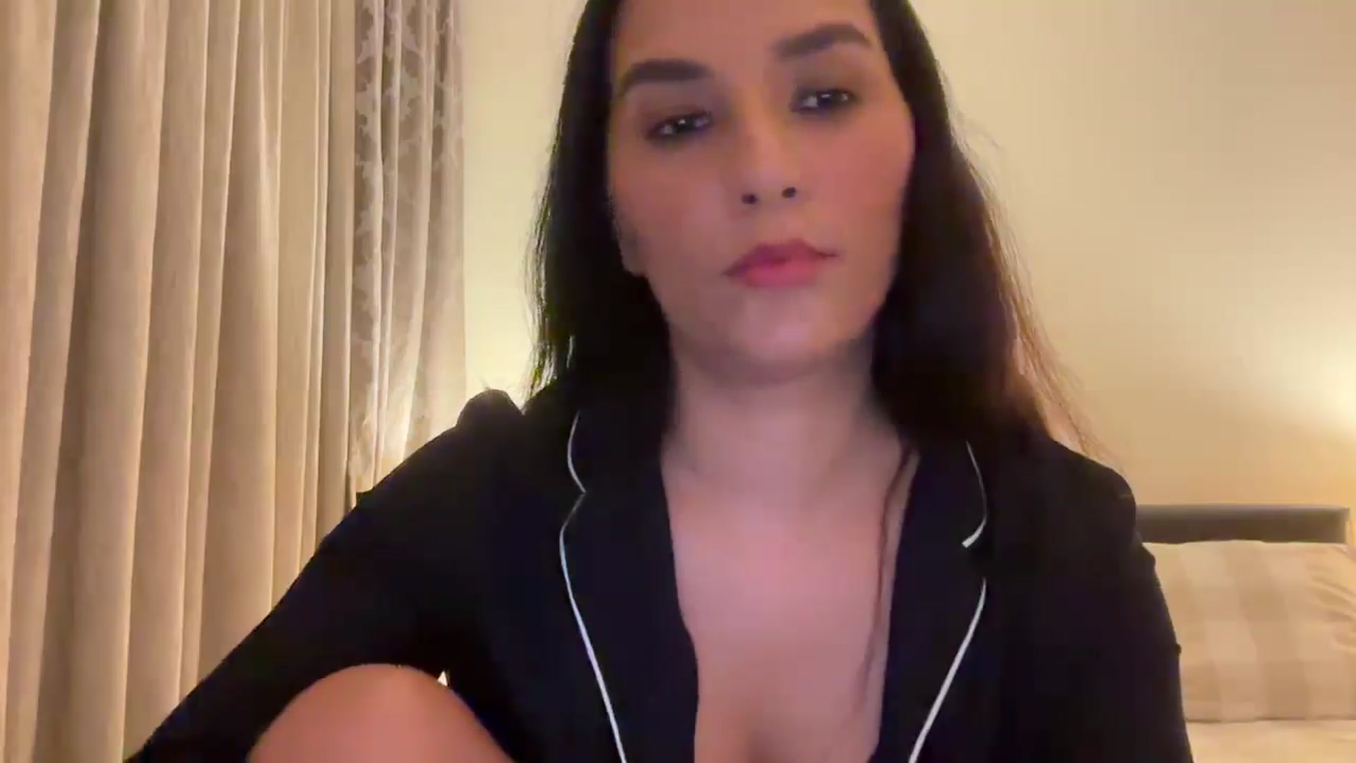 Gallery image thumbnail from HOLY_BRUNE's myfreecams stream on, 07/17/2025, 24:12 image 4 of 20