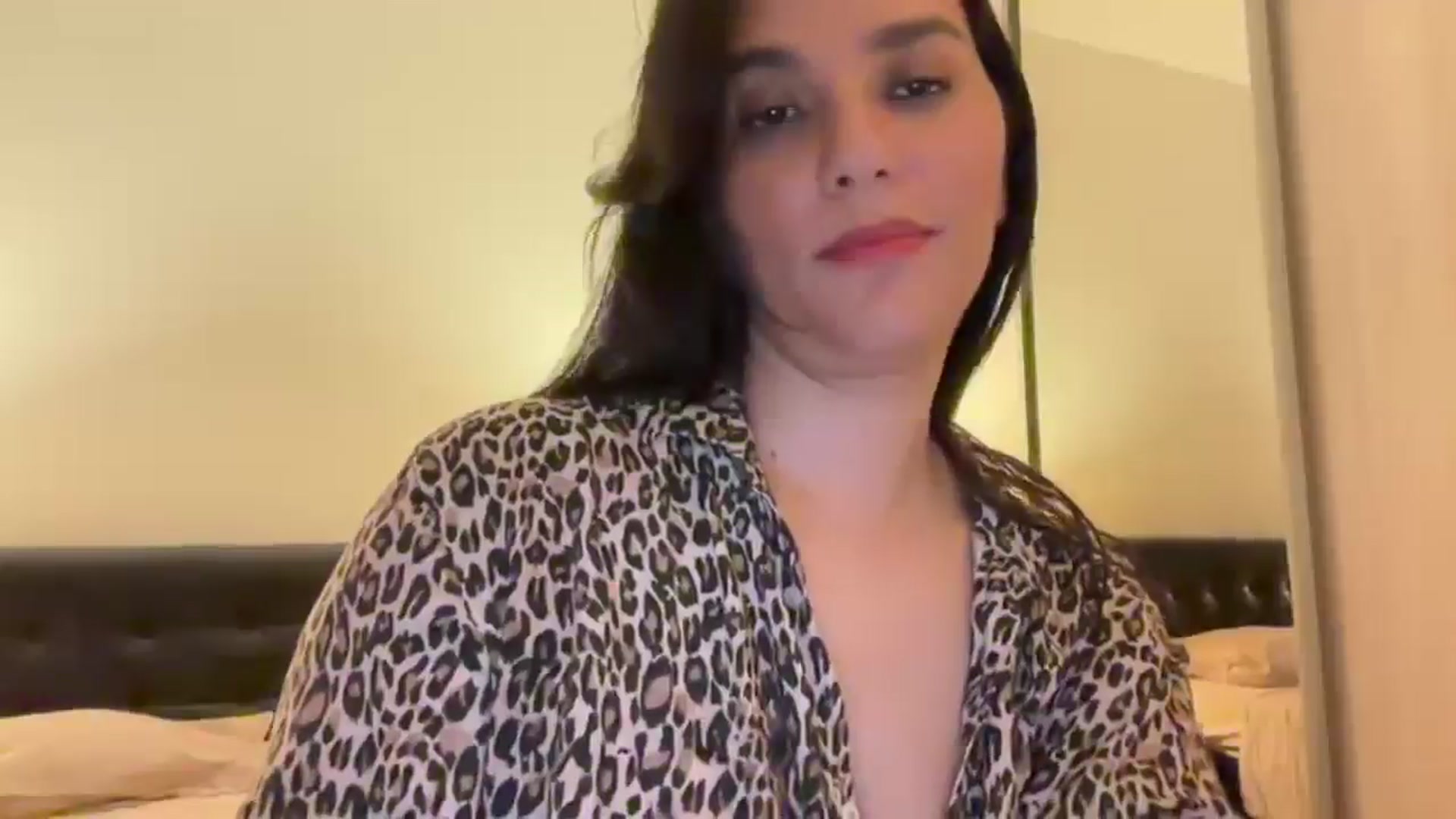 Gallery image thumbnail from HOLY_BRUNE's myfreecams stream on, 08/18/2025, 01:28 image 12 of 20