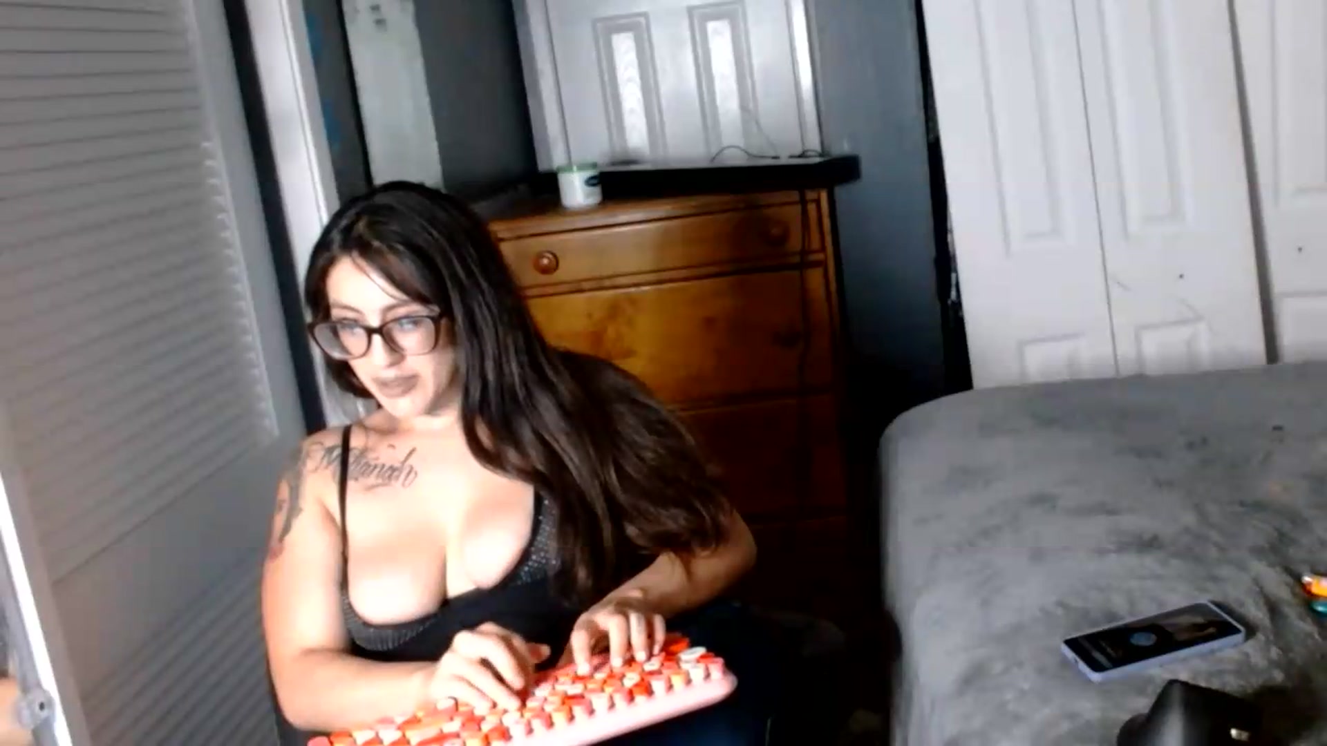 Gallery image thumbnail from HOTTT_XXXWIFE's myfreecams stream on, 08/16/2026, 11:44 image 7 of 20