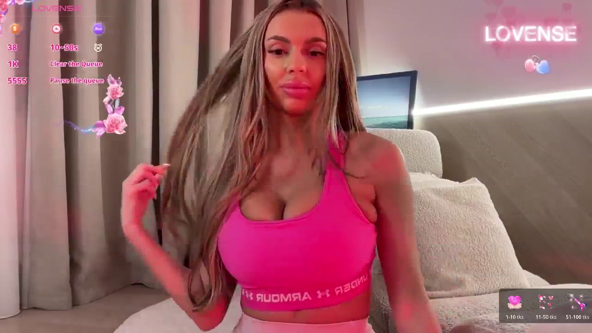 Gallery image thumbnail from HOTT_SELENA's myfreecams stream on, 04/10/2026, 03:03 image 16 of 20