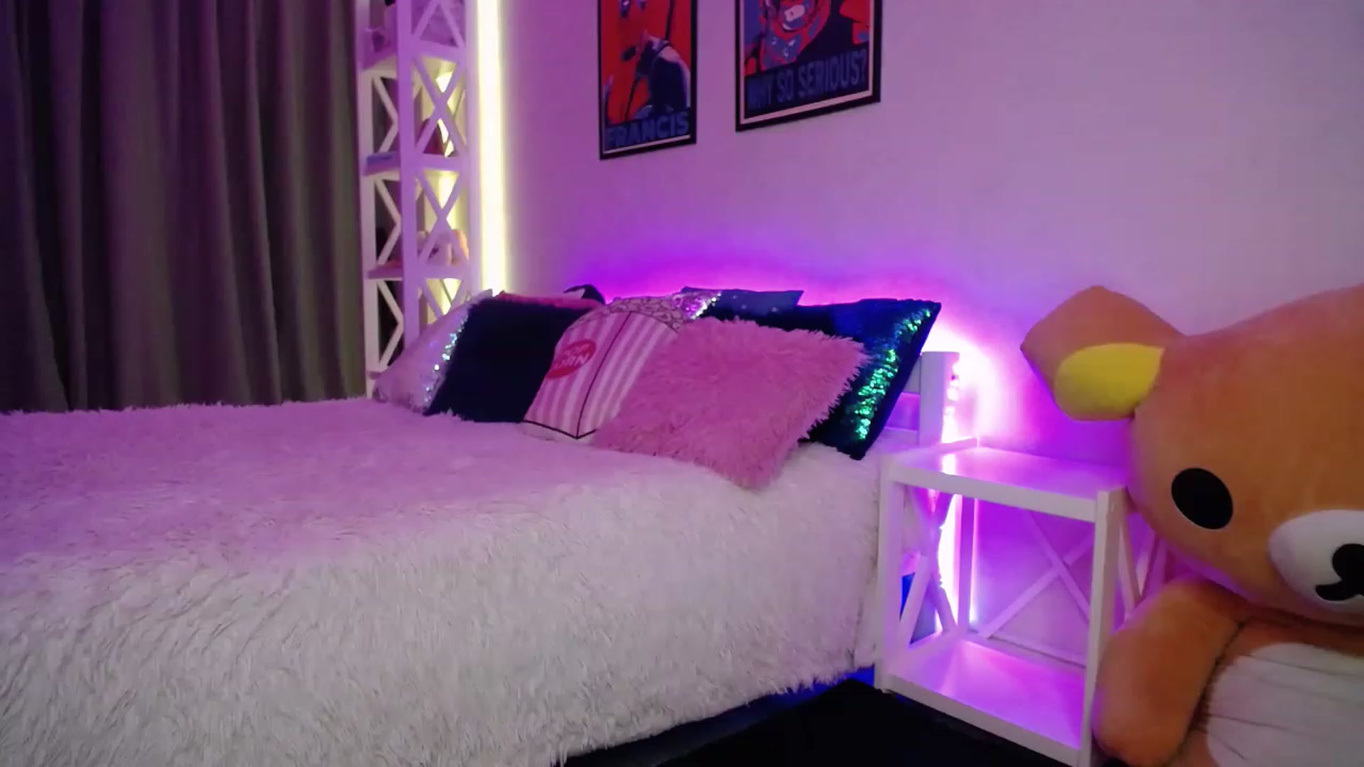Gallery image thumbnail from HOWERGIRL's myfreecams stream on, 05/27/2023, 19:40 image 3 of 20
