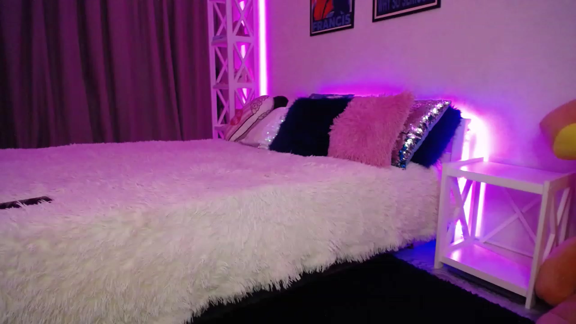 Gallery image thumbnail from HOWERGIRL's myfreecams stream on, 06/24/2023, 18:43 image 17 of 20