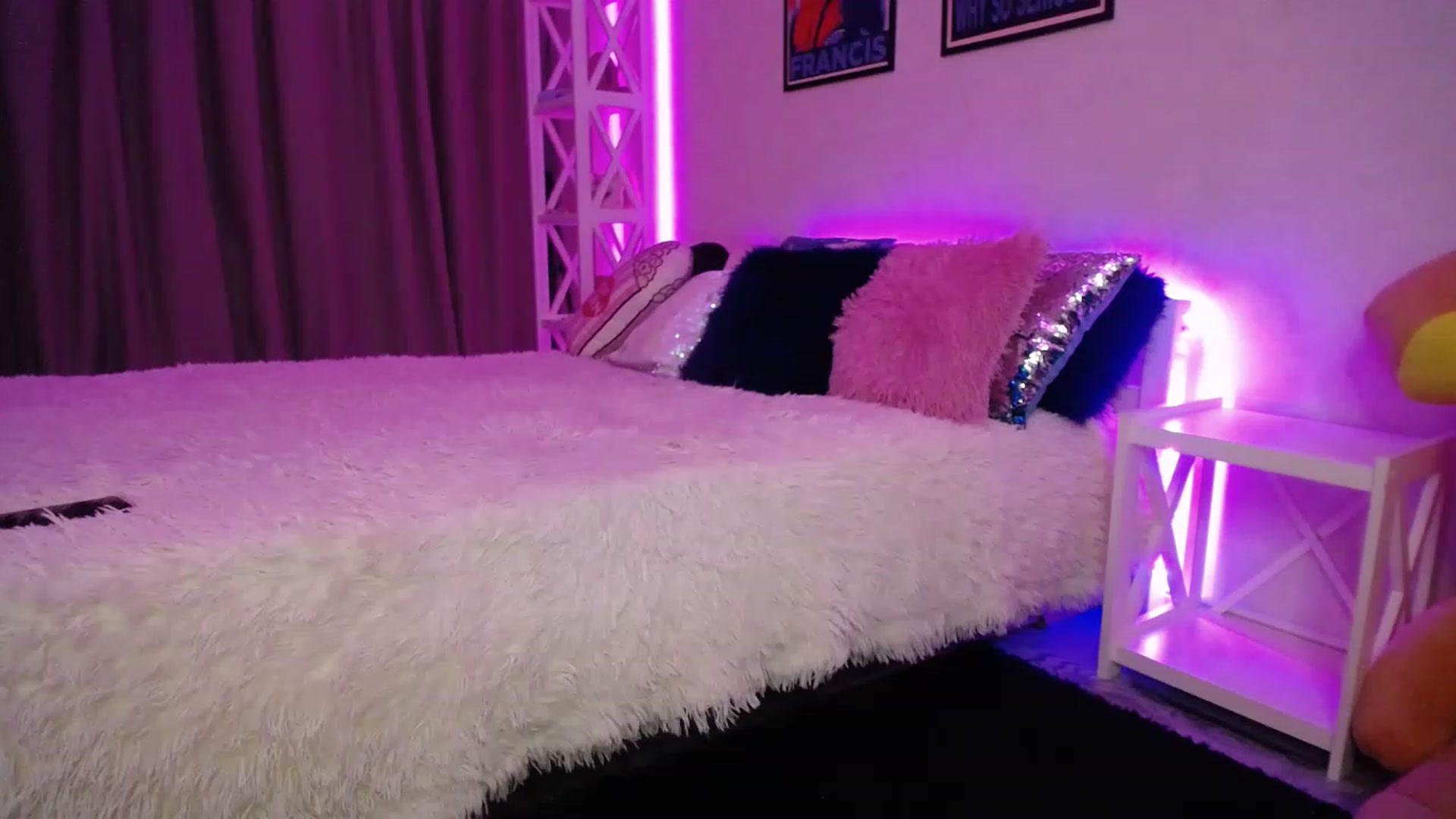 Gallery image thumbnail from HOWERGIRL's myfreecams stream on, 06/24/2023, 18:43 image 18 of 20
