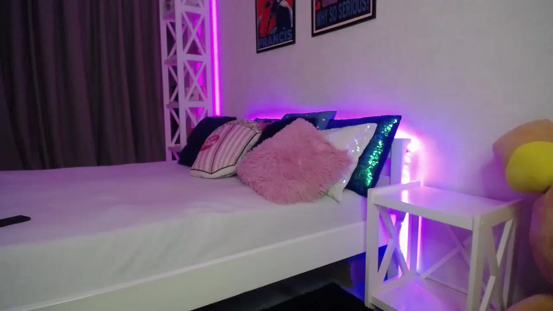 Gallery image thumbnail from HOWERGIRL's myfreecams stream on, 07/25/2023, 20:33 image 15 of 20