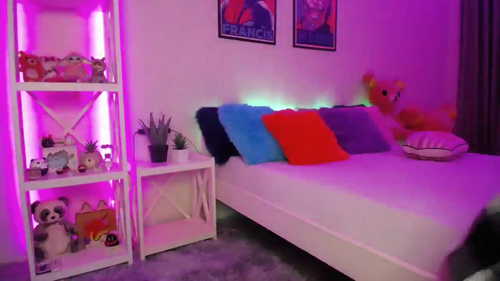 Gallery image thumbnail from HOWERGIRL's myfreecams stream on, 03/23/2024, 20:00 image 6 of 20