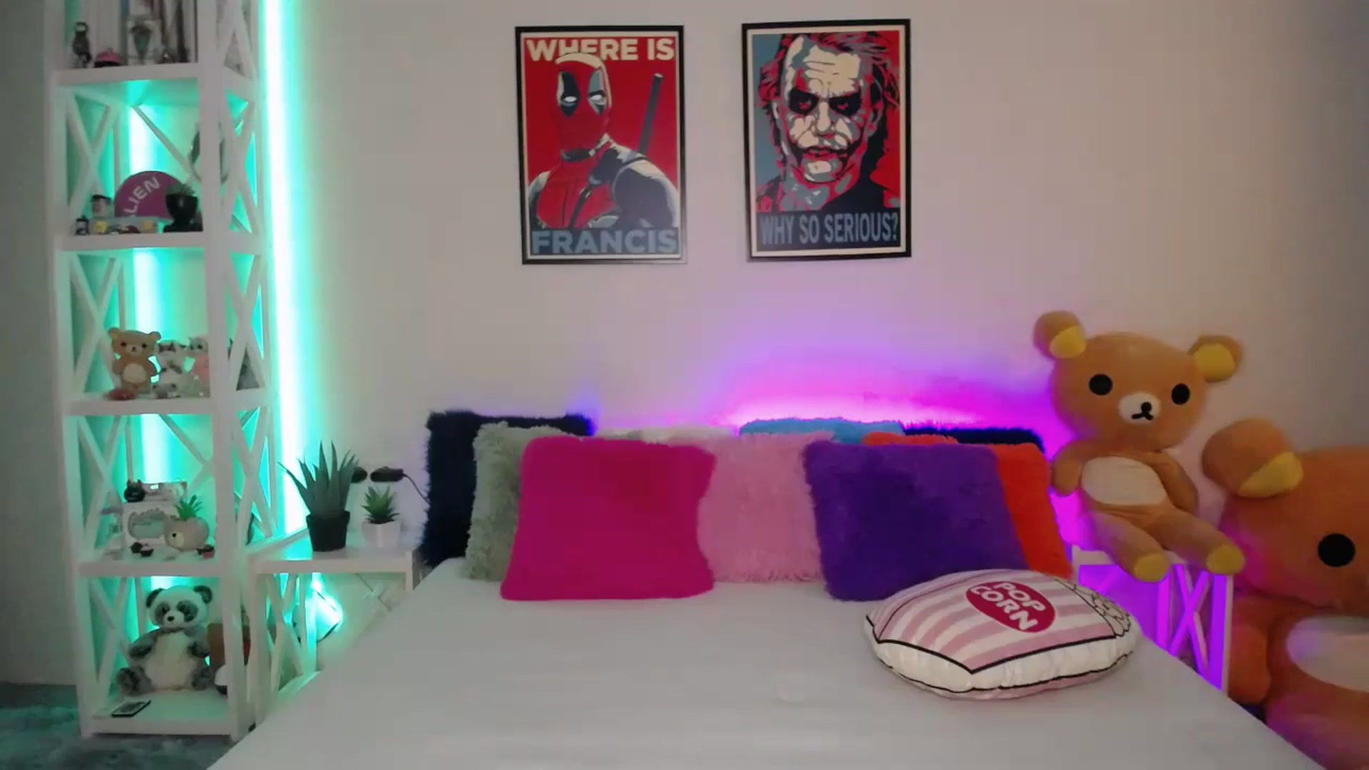 Gallery image thumbnail from HOWERGIRL's myfreecams stream on, 06/19/2024, 18:28 image 18 of 20