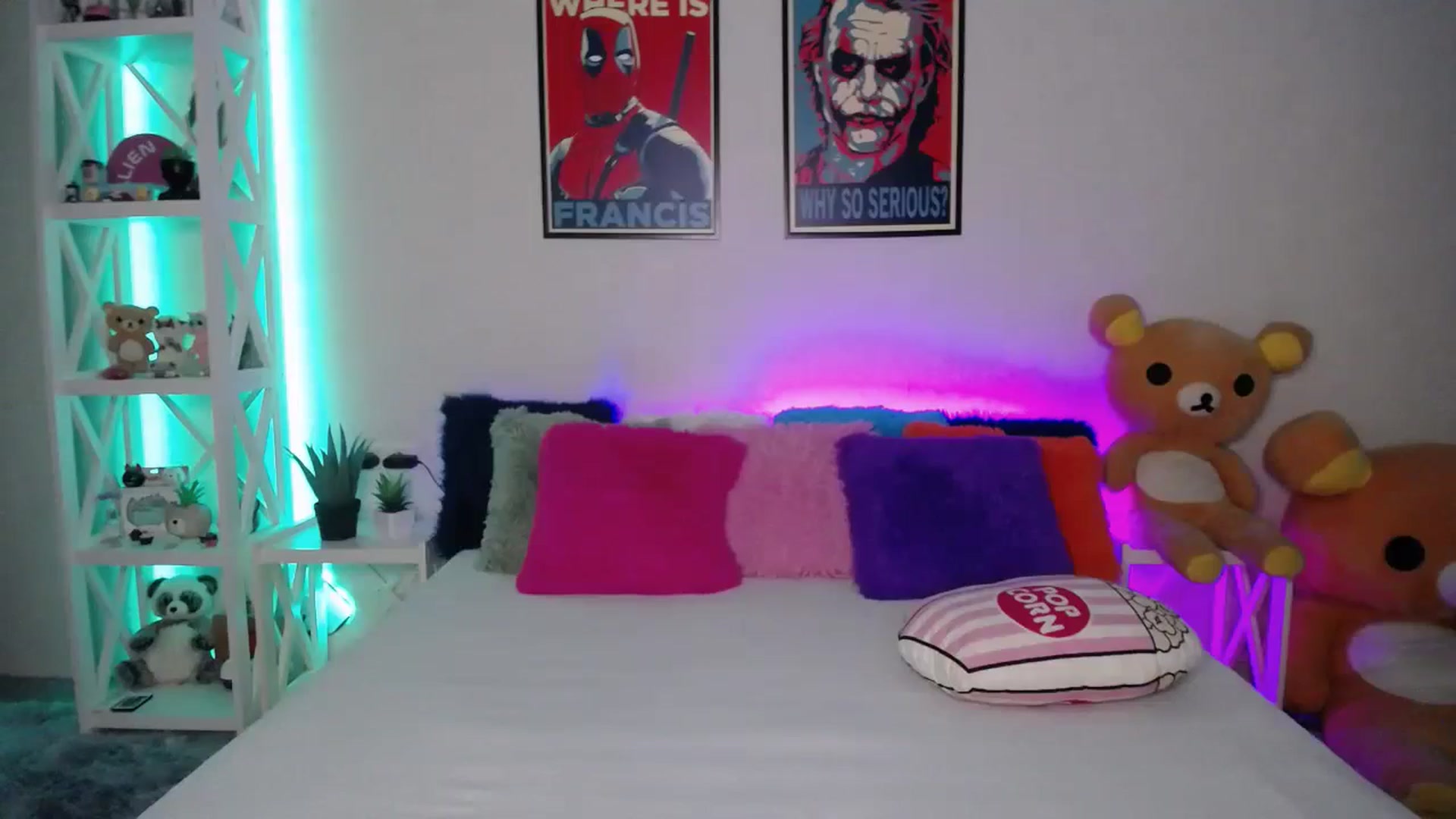 Gallery image thumbnail from HOWERGIRL's myfreecams stream on, 06/19/2024, 19:26 image 9 of 20