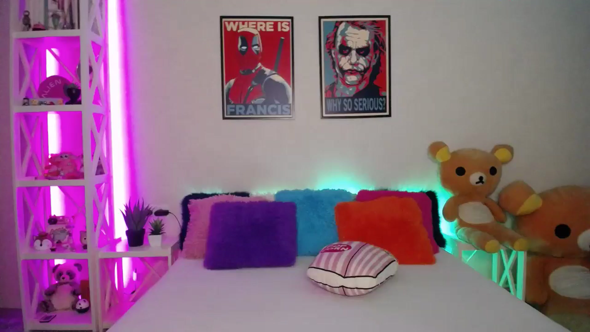 Gallery image thumbnail from HOWERGIRL's myfreecams stream on, 07/17/2024, 14:56 image 5 of 20