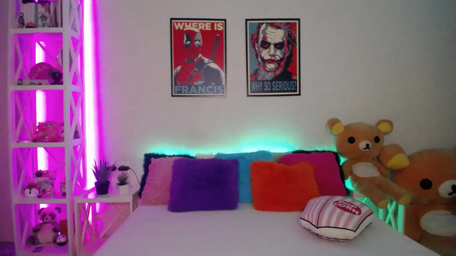 Gallery image thumbnail from HOWERGIRL's myfreecams stream on, 07/19/2024, 19:40 image 6 of 20