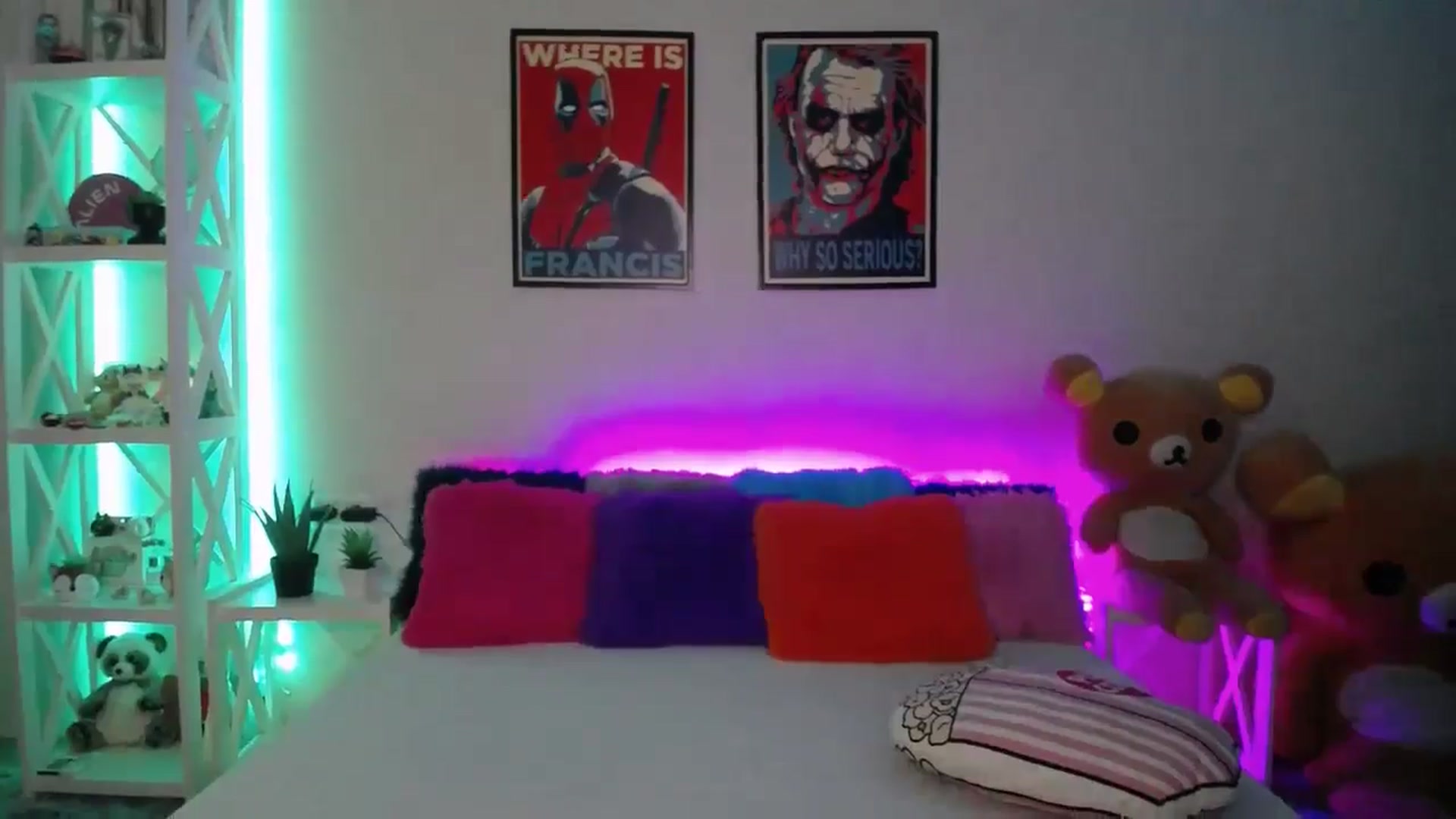Gallery image thumbnail from HOWERGIRL's myfreecams stream on, 09/27/2024, 19:13 image 16 of 20