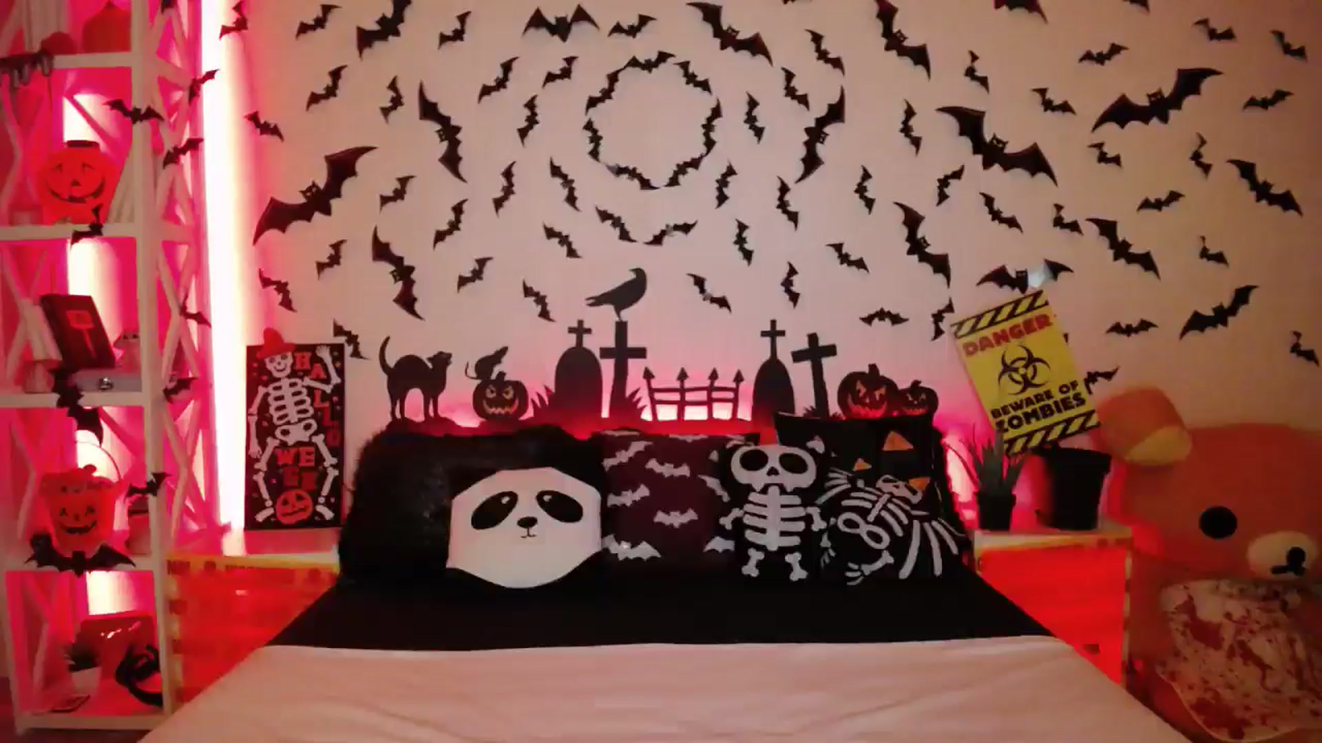 Gallery image thumbnail from HOWERGIRL's myfreecams stream on, 10/19/2024, 17:33 image 9 of 20