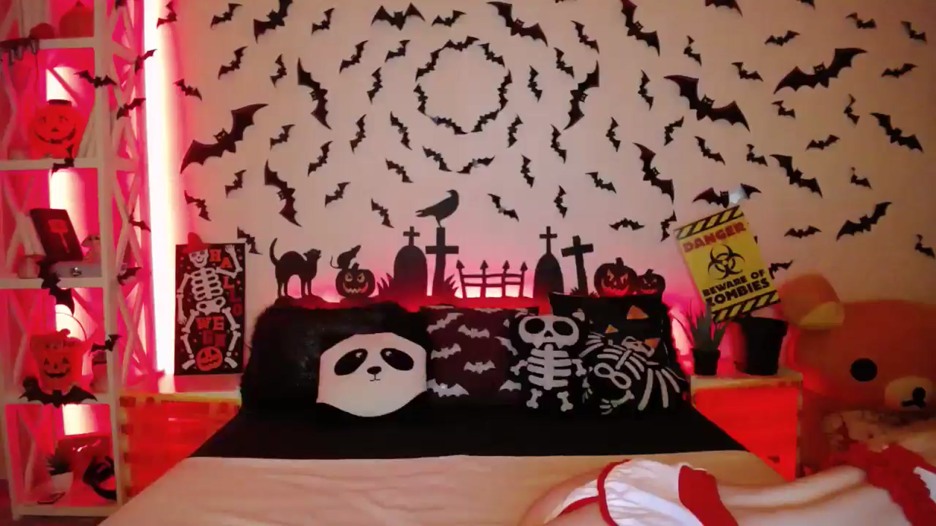 Gallery image thumbnail from HOWERGIRL's myfreecams stream on, 10/19/2024, 18:53 image 6 of 20