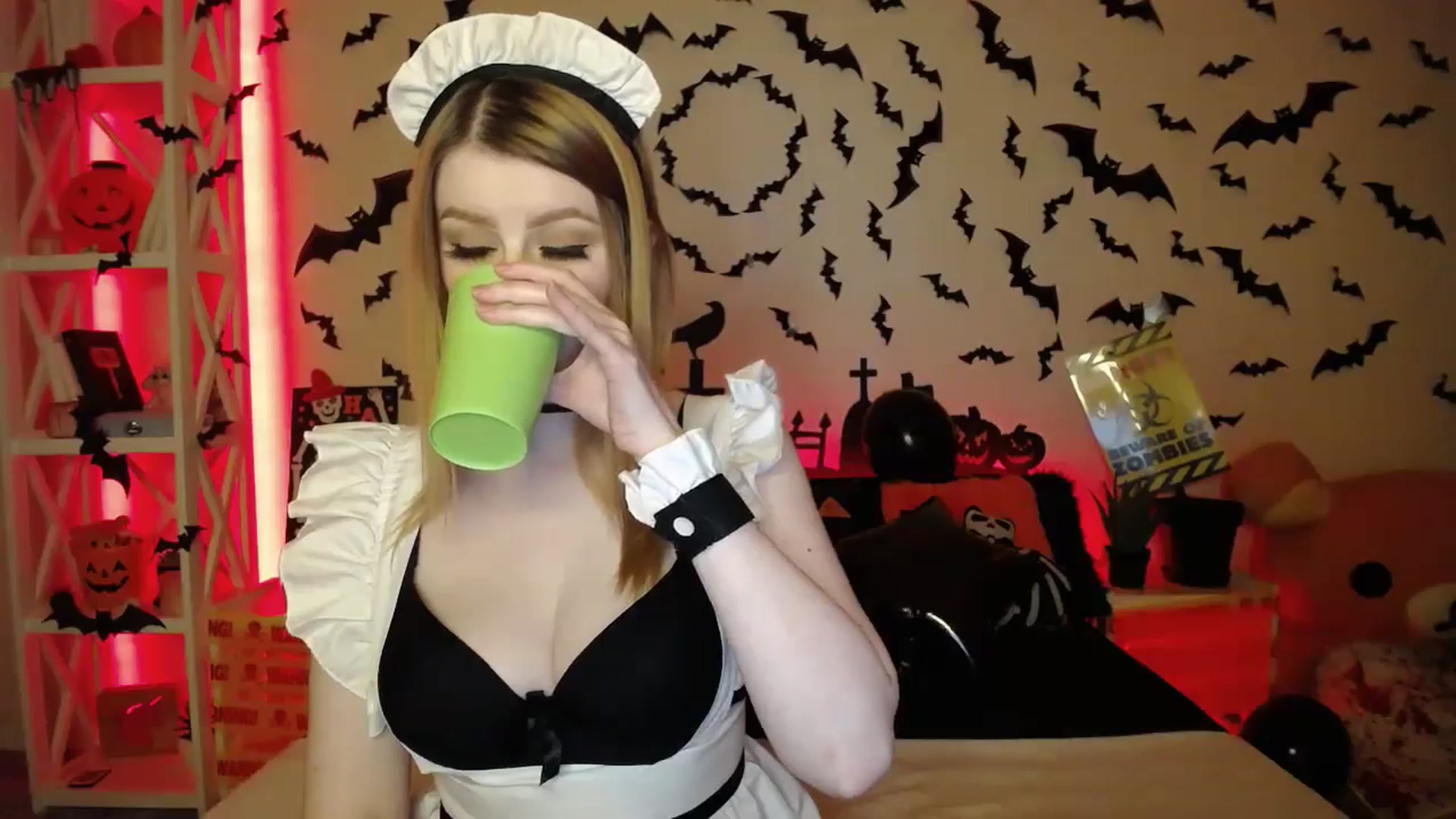 Gallery image thumbnail from HOWERGIRL's myfreecams stream on, 10/26/2024, 18:35 image 6 of 20