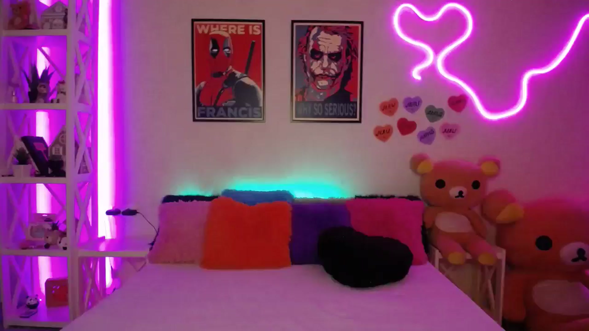 Gallery image thumbnail from HOWERGIRL's myfreecams stream on, 02/14/2025, 20:14 image 18 of 20