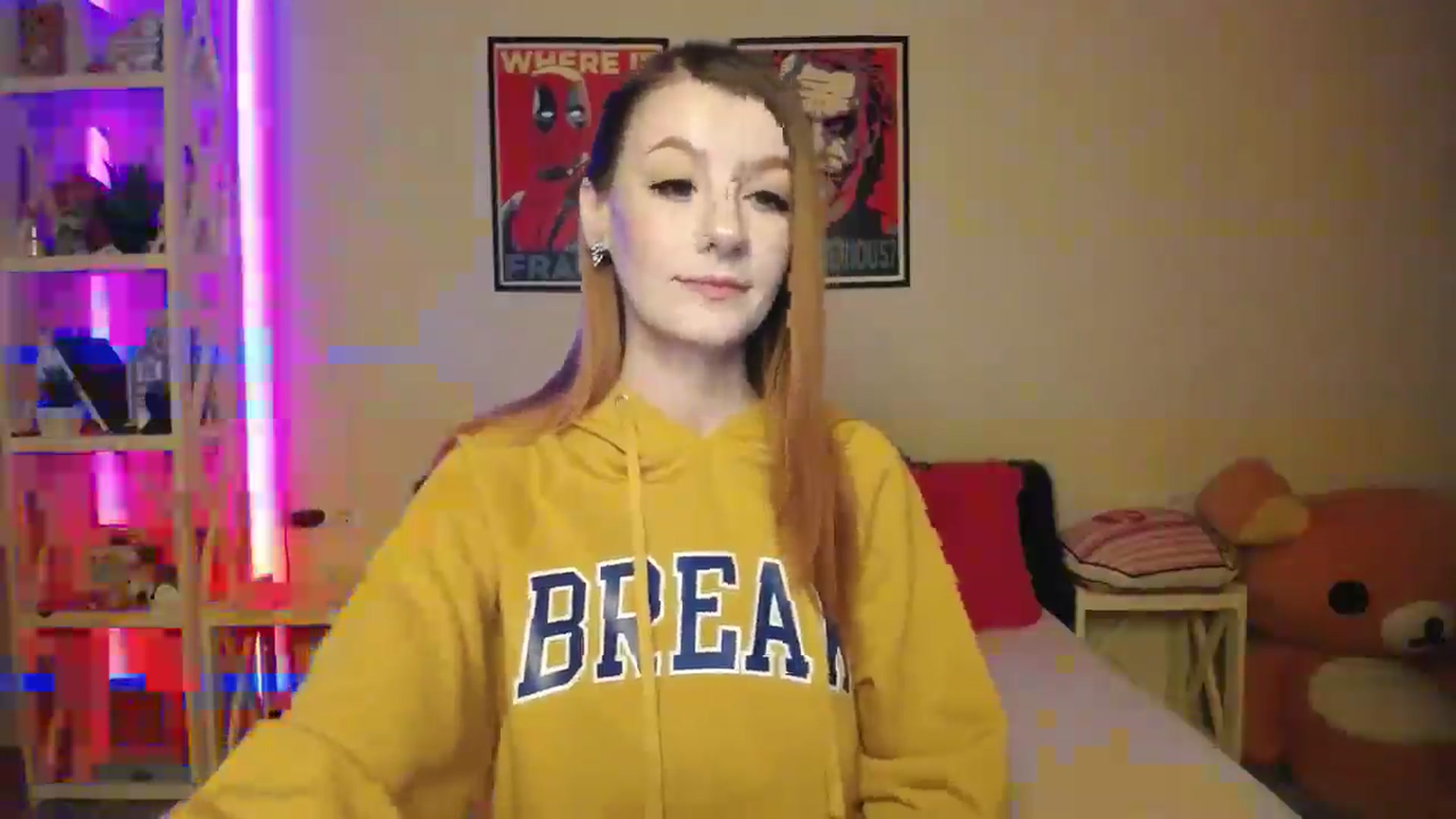 Gallery image thumbnail from HOWERGIRL's myfreecams stream on, 05/21/2025, 18:10 image 8 of 20