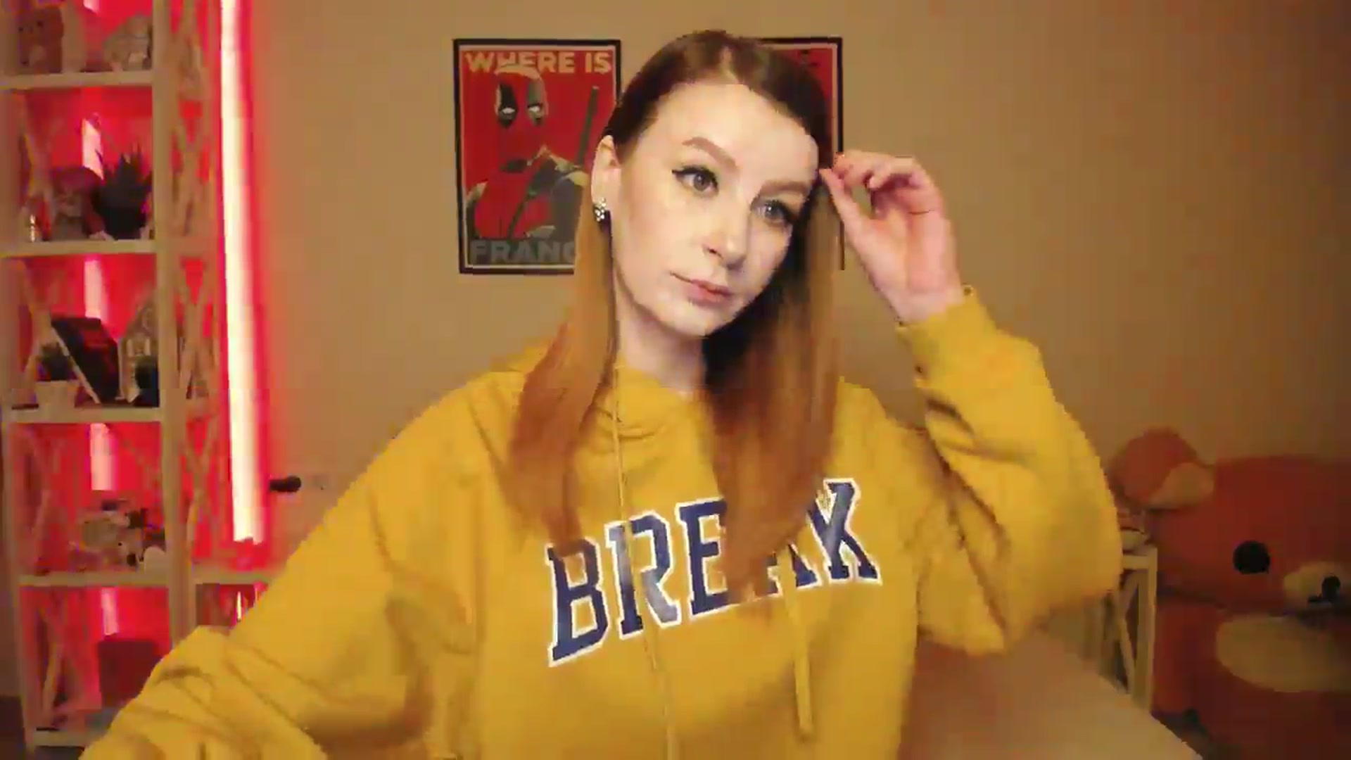 Gallery image thumbnail from HOWERGIRL's myfreecams stream on, 05/21/2025, 18:10 image 11 of 20