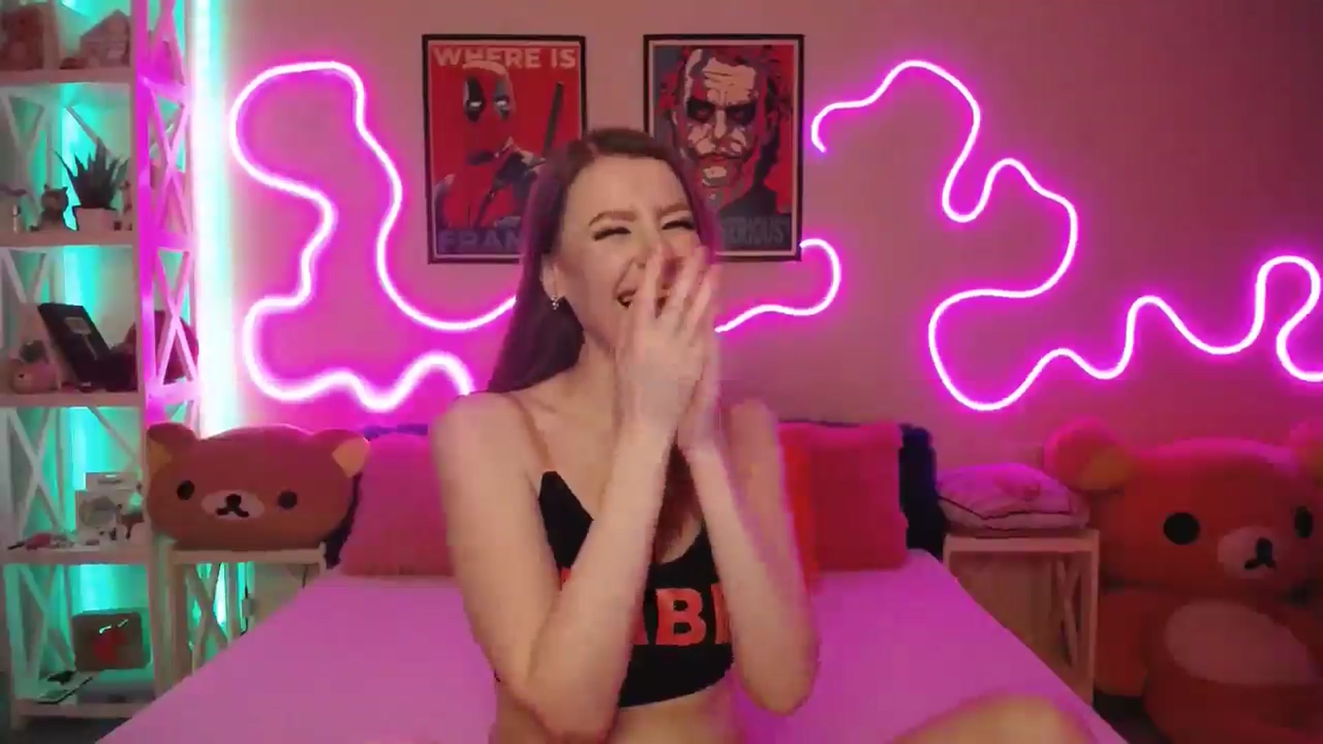 Gallery image thumbnail from HOWERGIRL's myfreecams stream on, 07/18/2025, 18:21 image 19 of 20